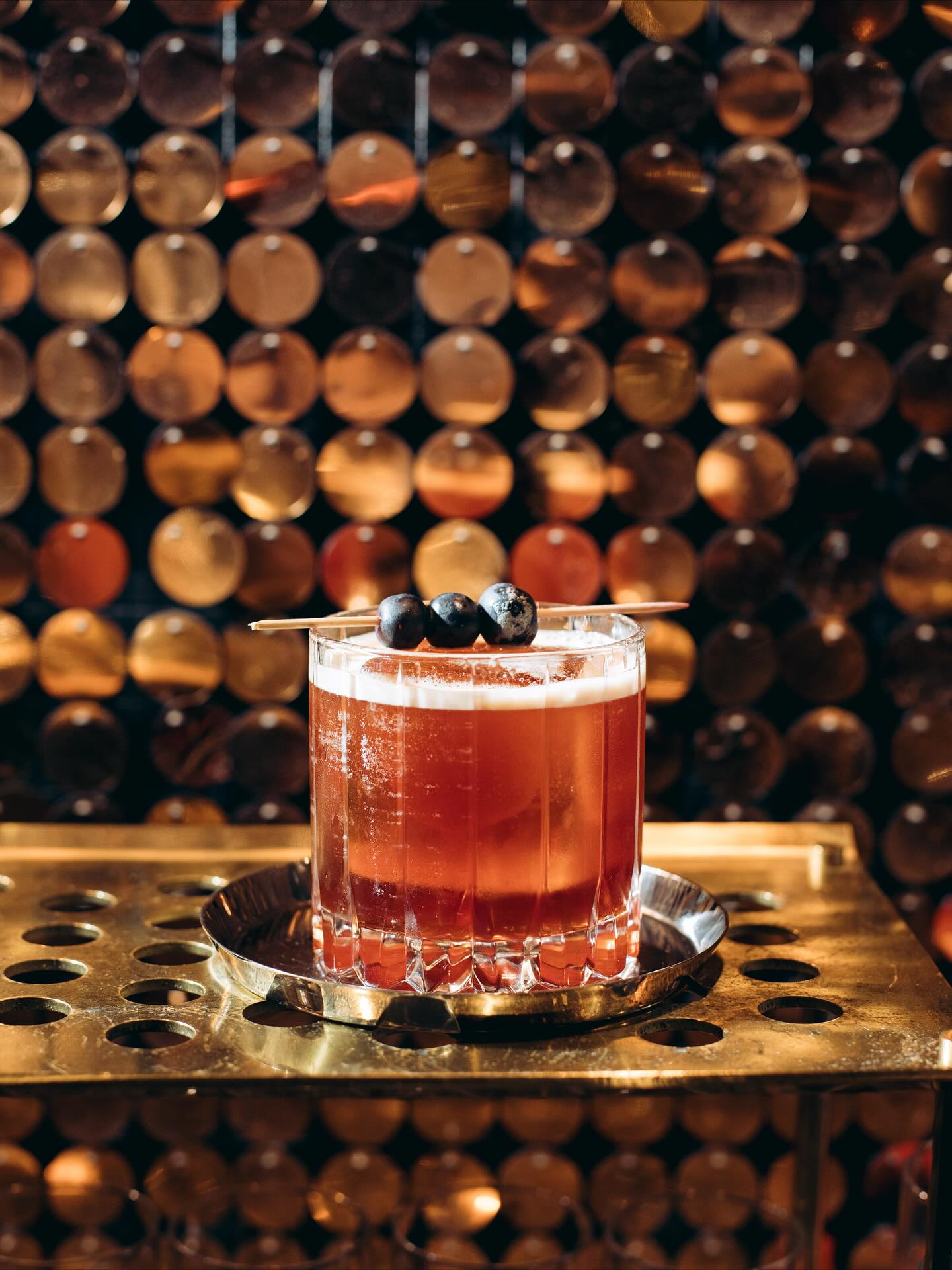 Freitag ruft nach flüssigen Entscheidungen. 🍹😎
Genieß deine Favorites, bevor die neue Karte alles aufmischt.
Ready für ein Upgrade im Glas?
#lvdwigbar #cocktailbar #cocktailbarvienna #barsvienna #viennadrinks #viennabars