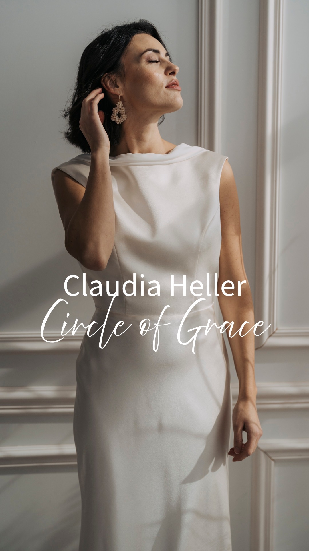 Die neue Kollektion Circle of Grace von Claudia Heller zeigt elegante, moderne Designs, die jede Braut authentisch wirken lassen. Im Shooting standen klare Linien, feine Stoffe und natürliche Bewegungen im Fokus.
Vielen Dank an @Tanja Wesel für die Making of Bilder.