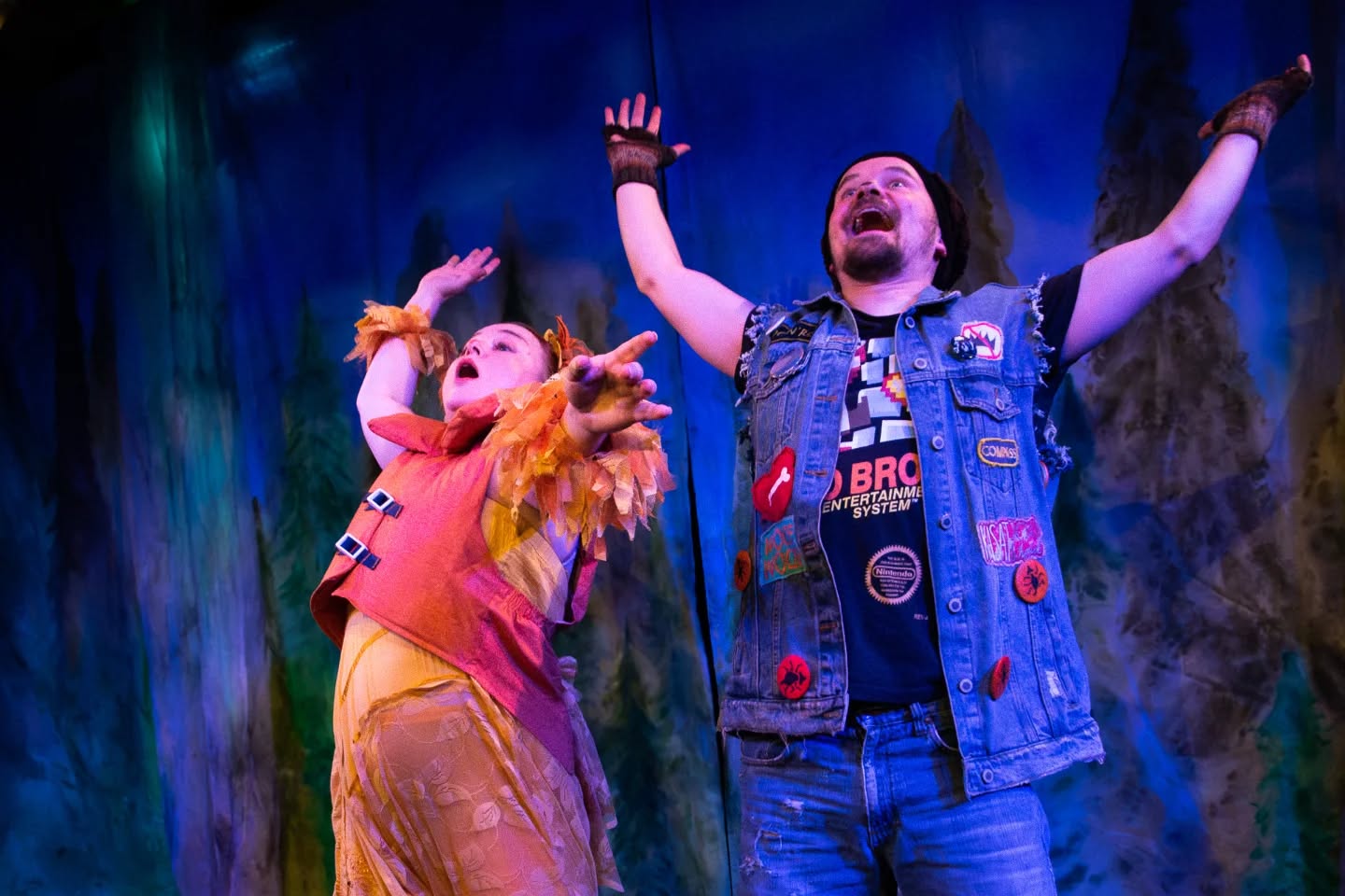 Ootko mun kaverlji? Ensi-ilta tänään klo 18 @pakkahuonejoensuu ! Jihuu! Tättärää! 🥳🤩
Muutama lippu jäljellä verkkokaupassa https://vaarapyora.tapahtumiin.fi
Kuva @_anigo__