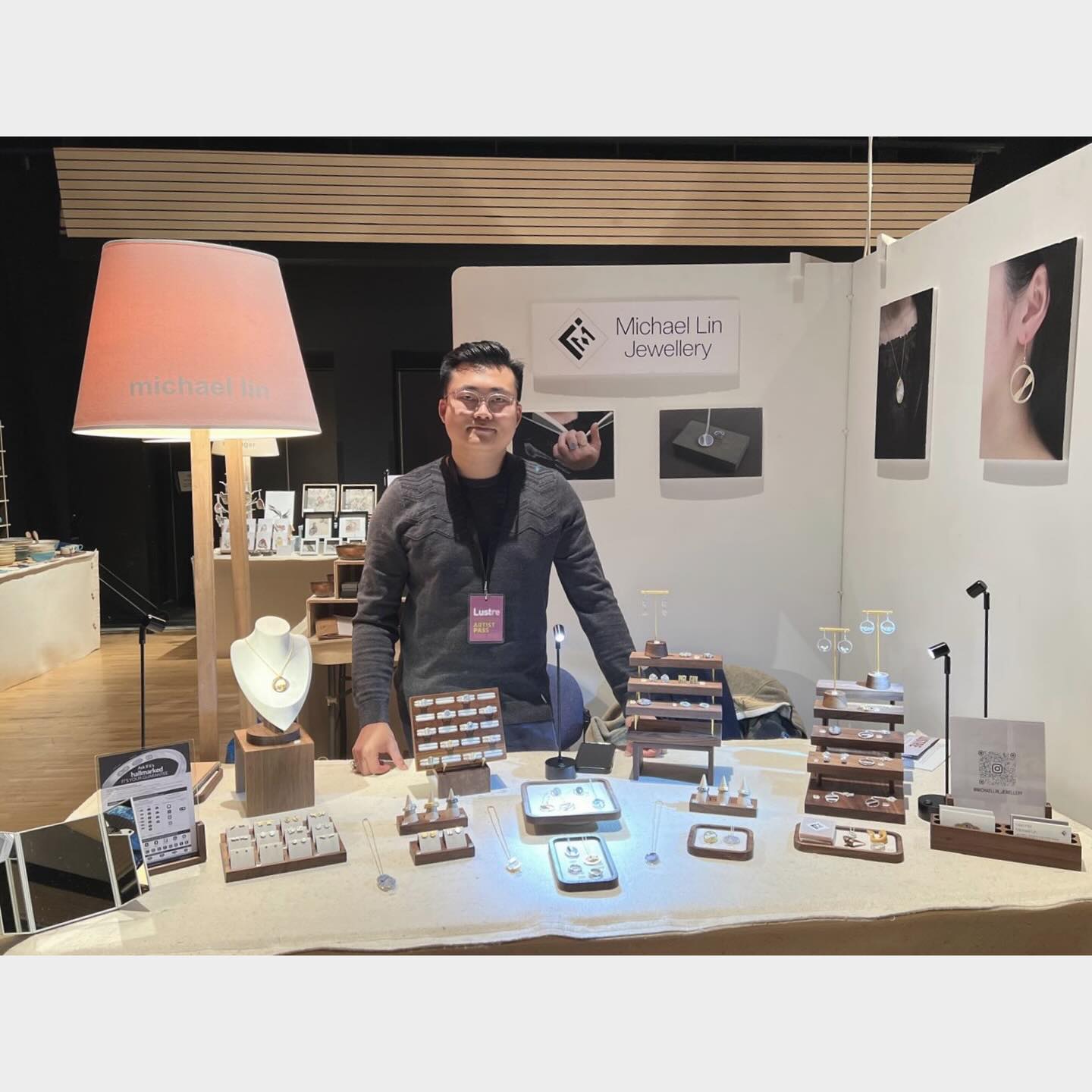 .
✨What an unforgettable weekend at Lustre 2025 last weekend! 🌟
.
Thank you to everyone who visited my stand, spent time with my work, or shared a conversation with me during the show. Your interest, support, and kind words truly mean a lot.
.
A heartfelt thank you to the wonderful organisers Lesley, Tracey and staff @lakesidearts for creating such a beautifully curated event, and to all the incredible makers I met, both new faces and familiar friends. It was a pleasure to be part of such an inspiring and talented community.
.
Already looking forward to the next Lustre! ✨
.
.
@acj.org.uk @soj_jo_bcu
.
#contemporaryjewellery #ukjewellery #hkjewellery #japanesejewellery #アートジュエリー #コンテンポラリージュエリー #lustre2025 #lakesidearts