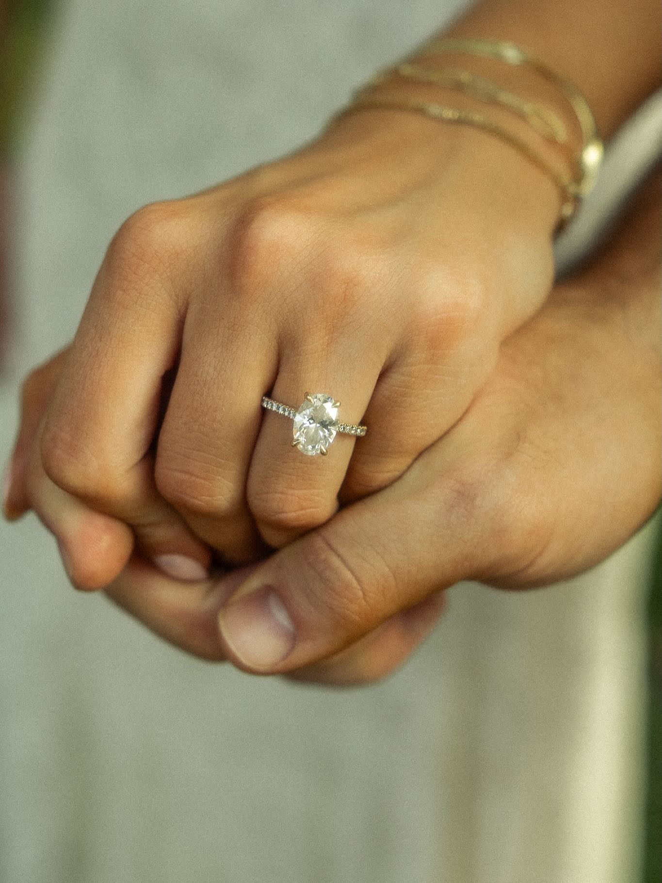 Eye spy one or two tans in these photos 👀
Our co-owner @kendalr92 is getting married! 💍 She’s glowing with a High MainTANance tan for her engagement photos and even made her fiancé get one too!