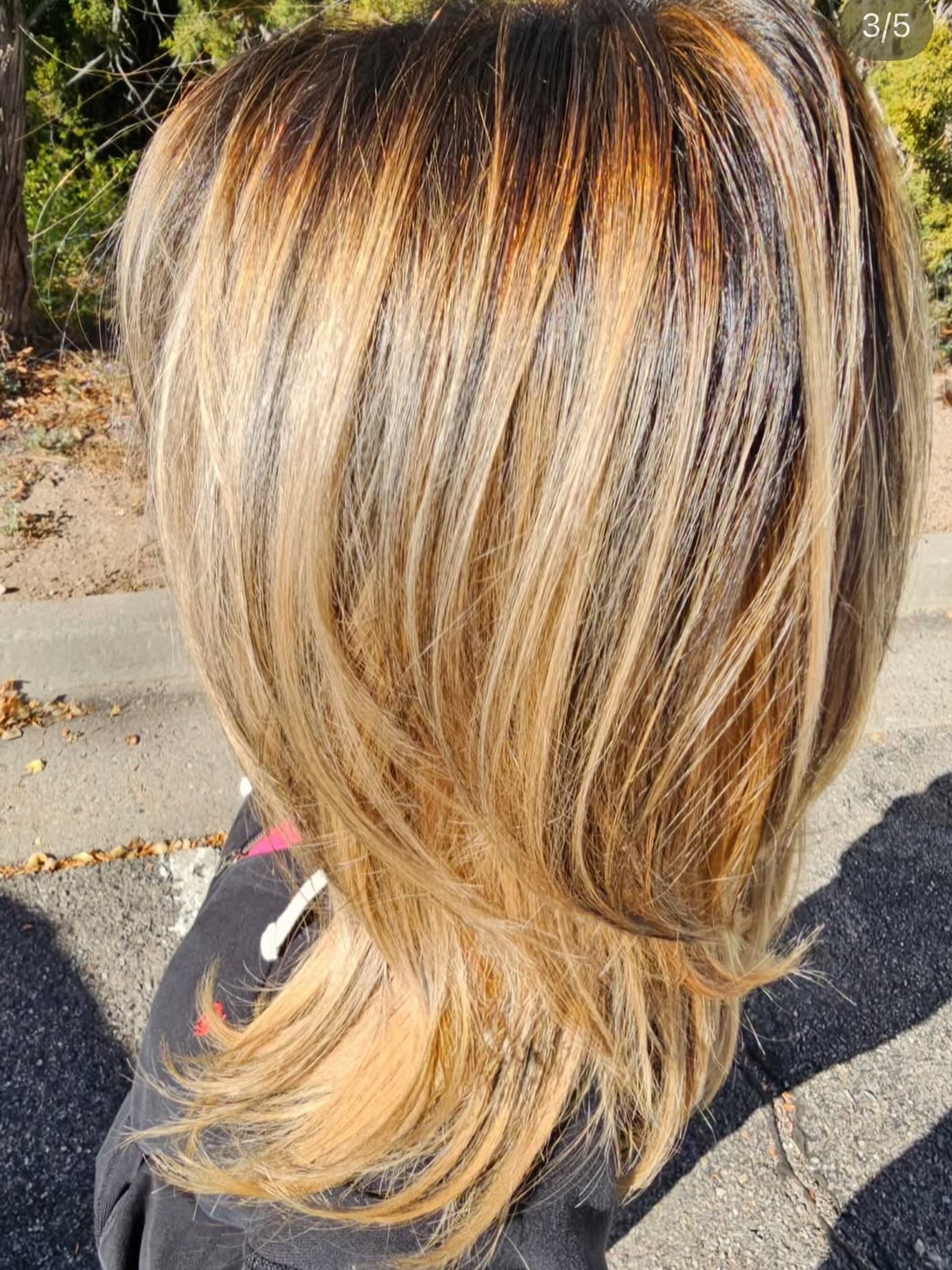 Beautiful tones on this guest!
Hair artist- @stylesby_sheri 💕
#colorspecialist #bestofsf #booktoday #prizmsalon.com #behindthechairstylist