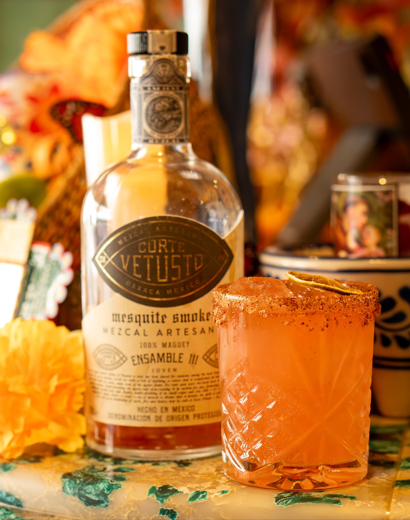 El Camino Jarocho, our new exclusive cocktail in partnership with Corte Vetusto Mezcal - crafted with @jarritos Guava, Aperol, Corte Vetusto Espadin, Lemon Juice, Angostura Bitters & Ancho Chilli Salt.
Available at all sites, all month.
#SantoRemedio #London #CorteVetusto #Mezcal #Mexican