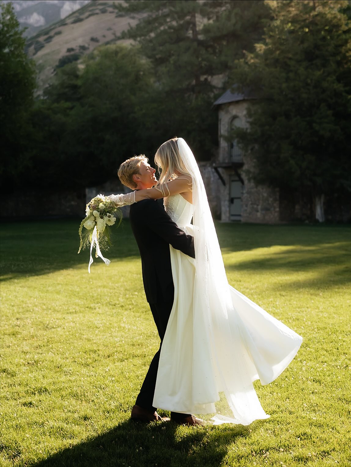 Well well well, look who’s alive and posting on instagram again 😬🤩