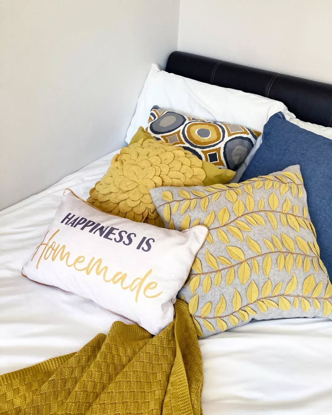 Happiness is Friday at your Snug home 💛🏡