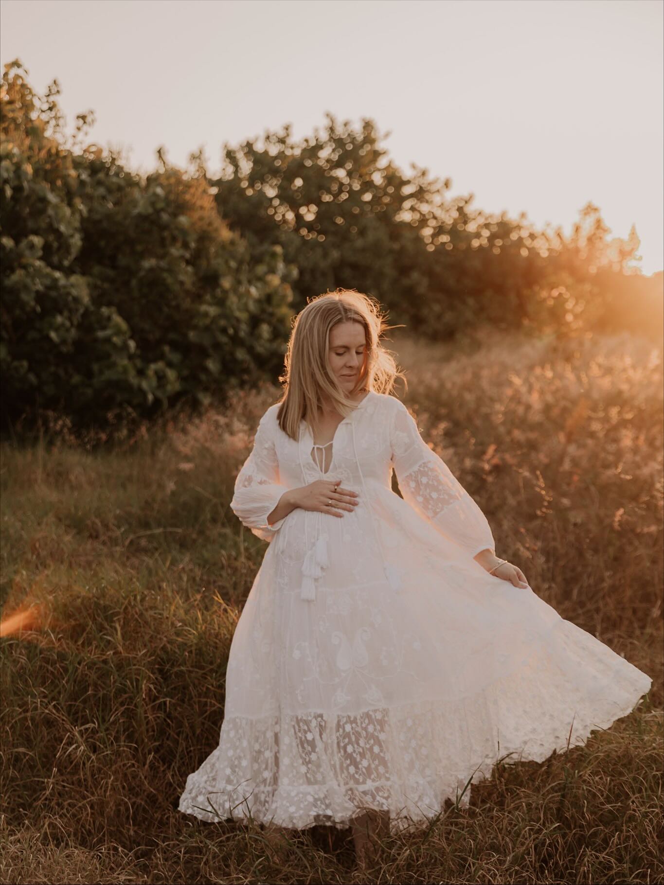 Tabitha, winter sun and this dreamy dress from @mamarentals. Pure perfection 🙌🏼 🧡