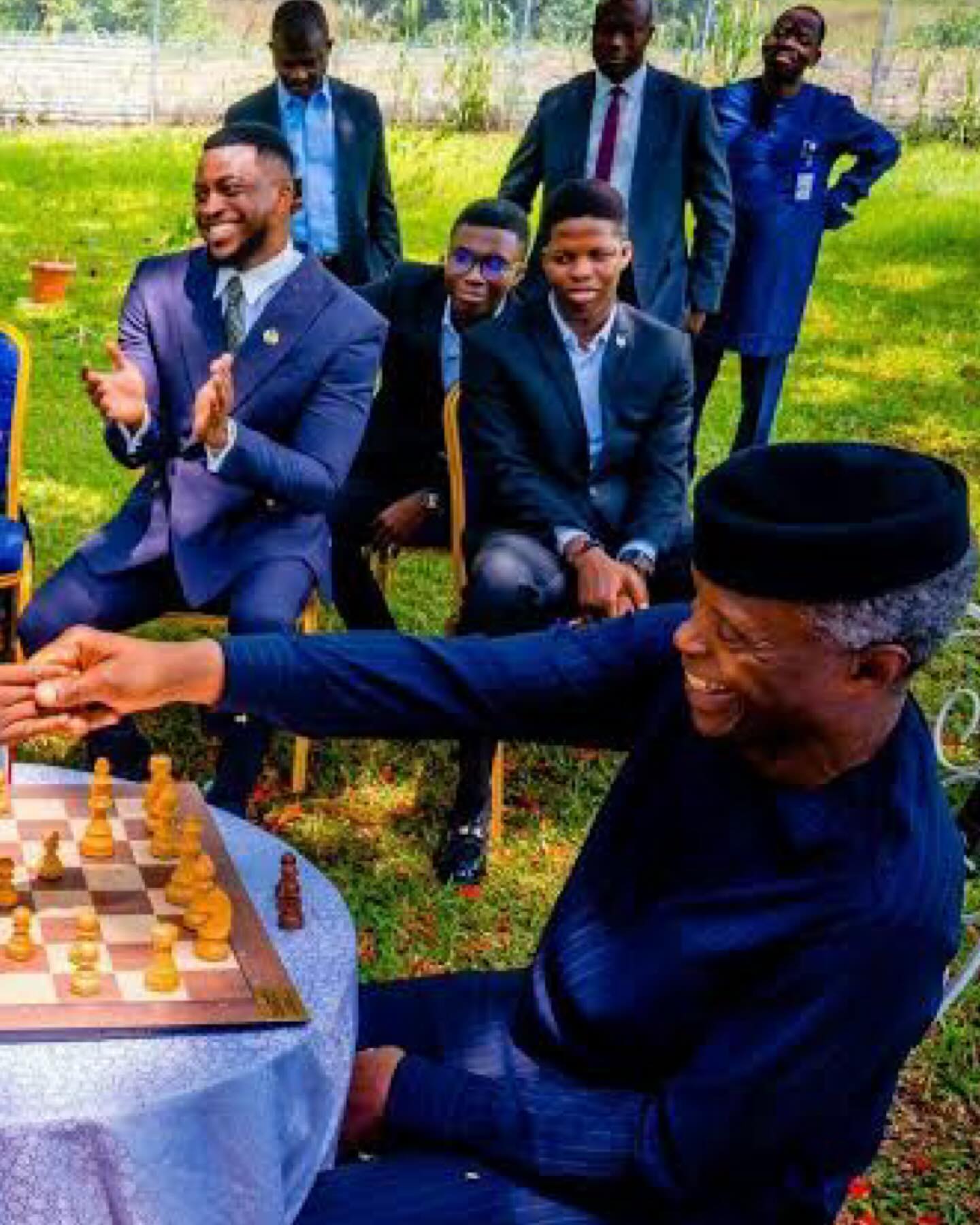 In Lagos, the chess capital of West Africa, chess empowers the youth ❤️🇳🇬 #lagoschess #lagoschessclub #nigeriachess #nigeriachessfederation #nigeriachessfeferation #chessintheslums #irlotb #otb #streetchess #overtheboard #savvychess #chessclub #chess #irlchess #chesscommunity #chesslife #chesslove