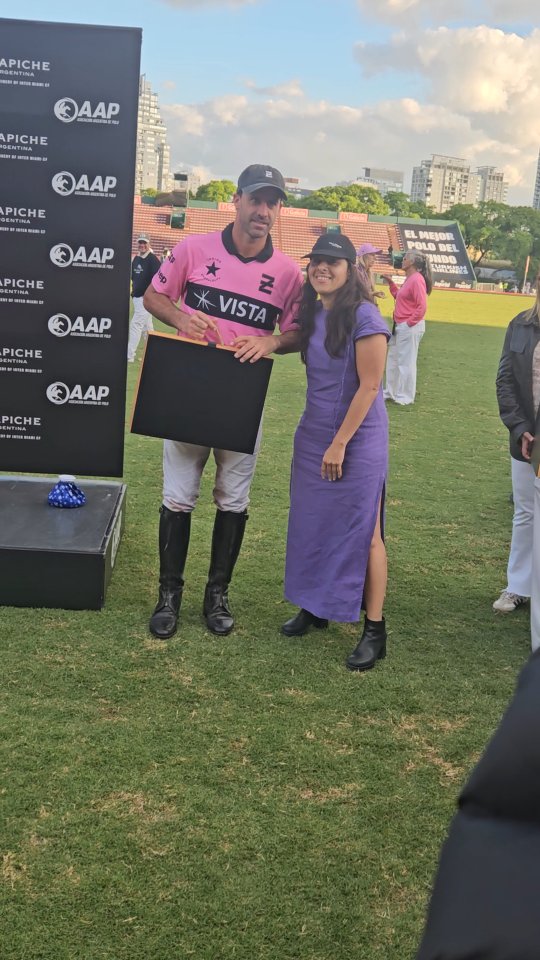Premiacion en la Cancha 1 de Palermo para @ellerstinachapaleufu
#siemprepolo
#somospolo
#veniaverpolo
#vivielpolo
#sentielpolo
#revistapololive
#triplecorona2025