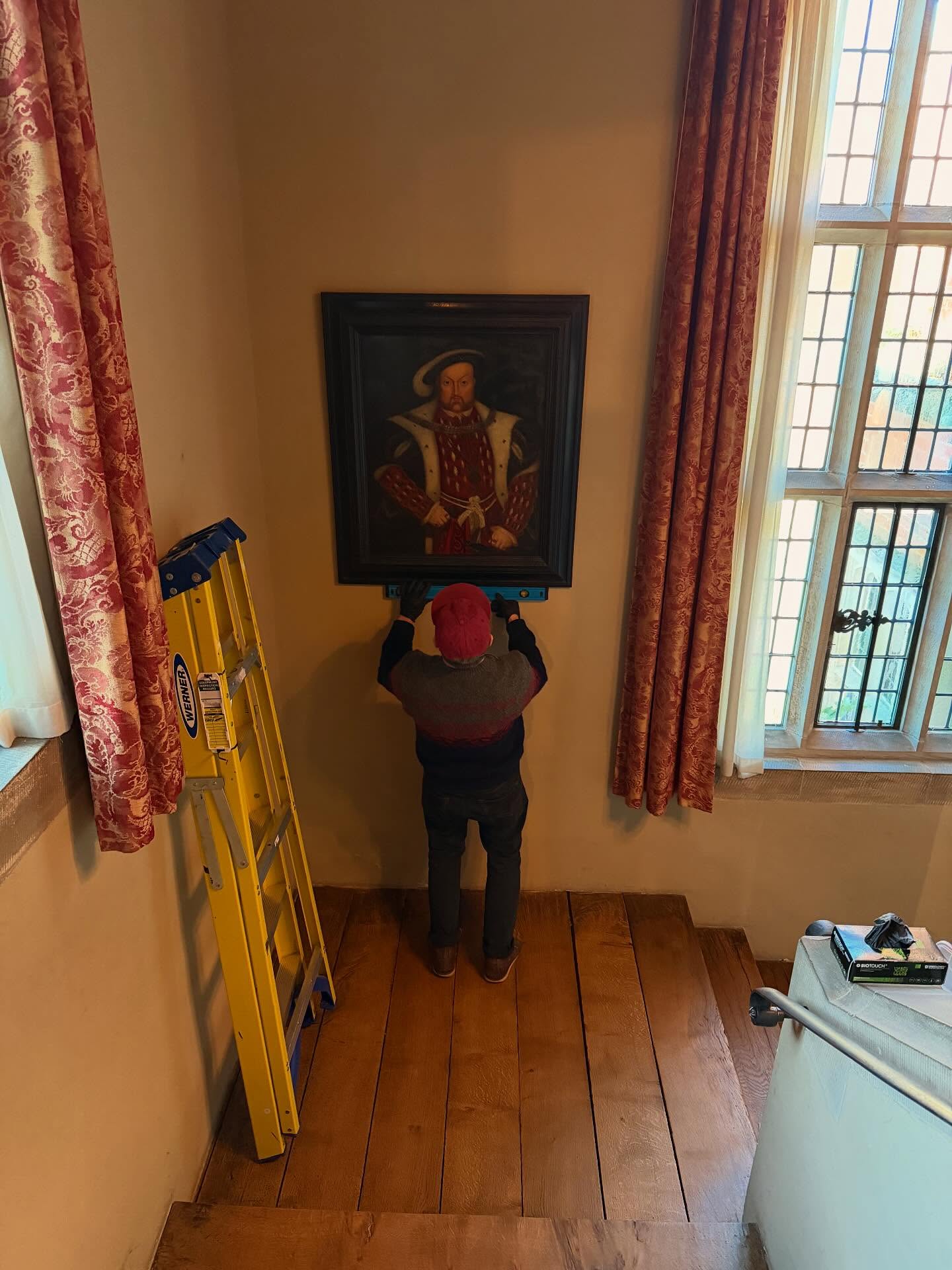 Yesterday was a lovely sunny day to be out and about installing some of the National Trust collection over @ntbaddesleyclintonandpackwood
It’s always a pleasure and a challenge to be hanging on these old walls but definitely satisfying.
#artservices #artinstallation #nationaltrust #outofthebluefabrications #collectioncare #packwoodhouse #arthandlers #arttechnicians