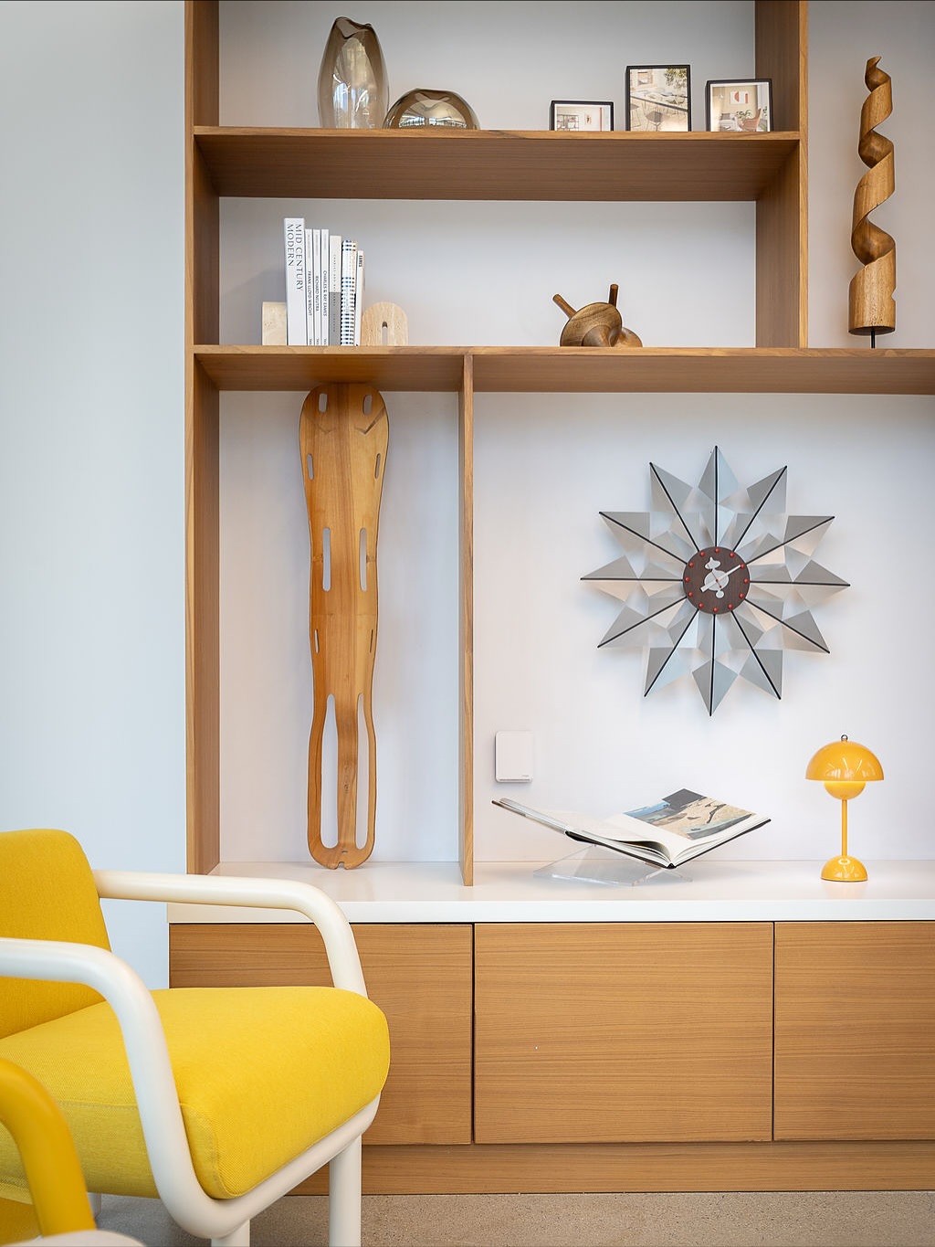 It’s all about the details — the intentional design choices that really make a space welcoming and unique. We love these detail shots in our Costa Mesa design center that showcase our love of color, textiles, and materiality.
#pivotinteriors | @pivotinteriors