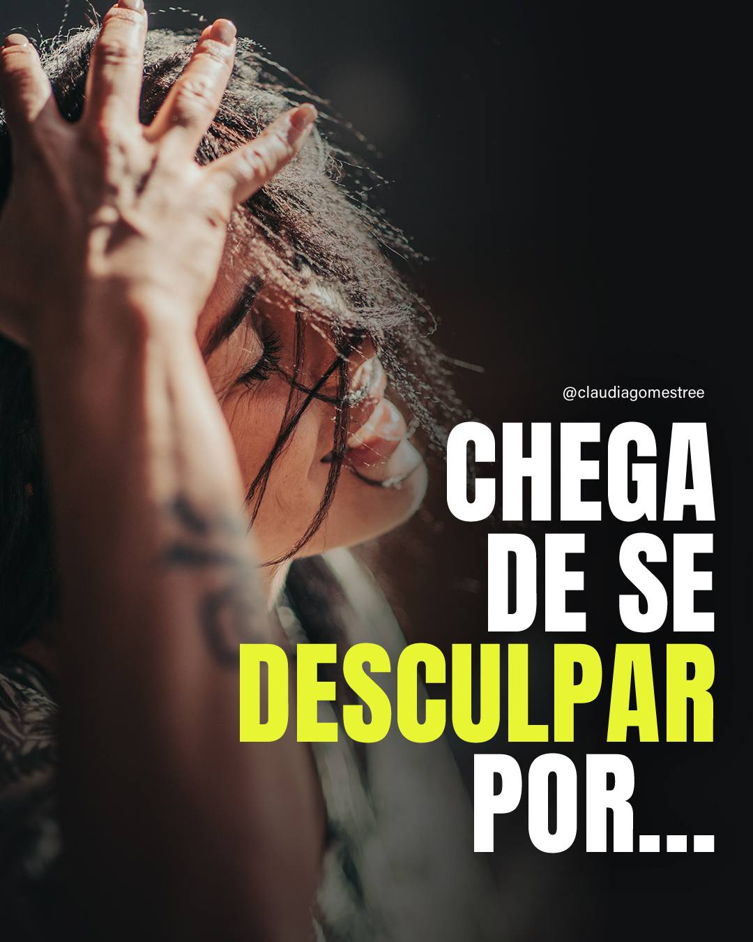 Você não é egoísta por escolher o que te faz bem.
E não precisa mais se desculpar por se respeitar.
✨ Você não é fraca por pedir ajuda.
Nem errada por dizer “não”.
Mas eu sei… às vezes isso pesa.
Porque por muito tempo, talvez você tenha acreditado que precisava merecer amor.
Que tinha que dar conta de tudo pra ser vista.
Que precisava agradar, ceder, calar… pra pertencer.
🔁 E aí, quando começa a se priorizar, vem aquela culpa silenciosa:
"Será que estou sendo egoísta?"
"Será que vão me abandonar?"
"Será que tenho o direito de me escolher?"
🌬 Às vezes, isso nasce de uma história familiar, de gerações de mulheres que não puderam se escolher.
Mas nem sempre é isso.
Às vezes, é algo que começou só em você.
Lá atrás, quando ainda era criança e sentiu que só teria valor se fosse perfeita.
Ou quando aprendeu que amor vinha com esforço.
Ou quando ninguém te ensinou que você também merecia cuidado.
🌱 O importante não é de onde veio.
É perceber que agora você pode escolher diferente.
✨ Colocar-se em primeiro lugar não é egoísmo.
É responsabilidade emocional.
É presença.
É autorrespeito.
Você pode honrar sua história sem continuar presa a ela.
Pode amar os outros sem esquecer de você. E pode, com amor, dizer: “agora eu me vejo.”
—
💬 Esse post tocou algo em você? Compartilhe com alguém que também precisa se lembrar que tem o direito de se escolher.
#Autocuidado #LimitesComAmor #CuraEmocional #InfânciaFerida #ConstelaçãoFamiliar #CrescimentoPessoal