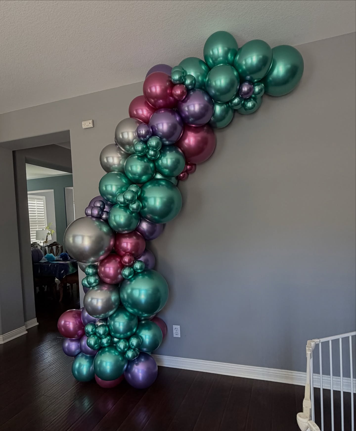 Northern light themed birthday!!
#birthday #balloondecoration #balloongarland