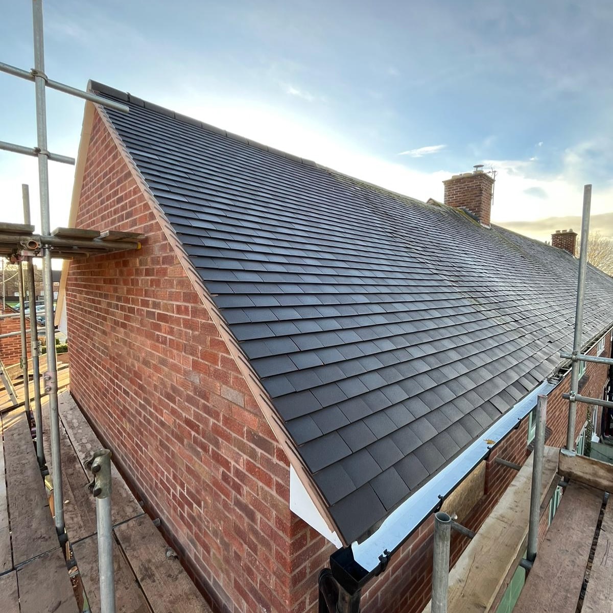 Roof on 👏🏼 a great milestone for any extension is the roof going on!
Are you planning to extend your home? Get in touch with us today, we’re a Shrewsbury based builders!
•
•
•
•
#CMBuildingServices #ShrewsburyBuilders #ShropshireConstruction #HomeRenovationUK #HouseExtensions #PropertyRefurbishment
#NewBuildHomes #ReliableBuilders #LocalTradesmen #ShrewsburyHomes #BuildingDreams
#RenovateYourHome #HomelmprovementUK #brashireBusiness #TrustedBuilders #ConstructionExperts #HouseTransformation
#QualityCraftsmanship #UKBuilders #ShropshireLife #shrewsburybuilder #shropshire #shrewsbury
CM Building Services Shrewsbury builders
Shropshire construction
Home renovations Shrewsbury
Extensions and conversions in Shrewsbury
Local builder Shropshire
•
www.carlmorrisbuildingservices.co.uk