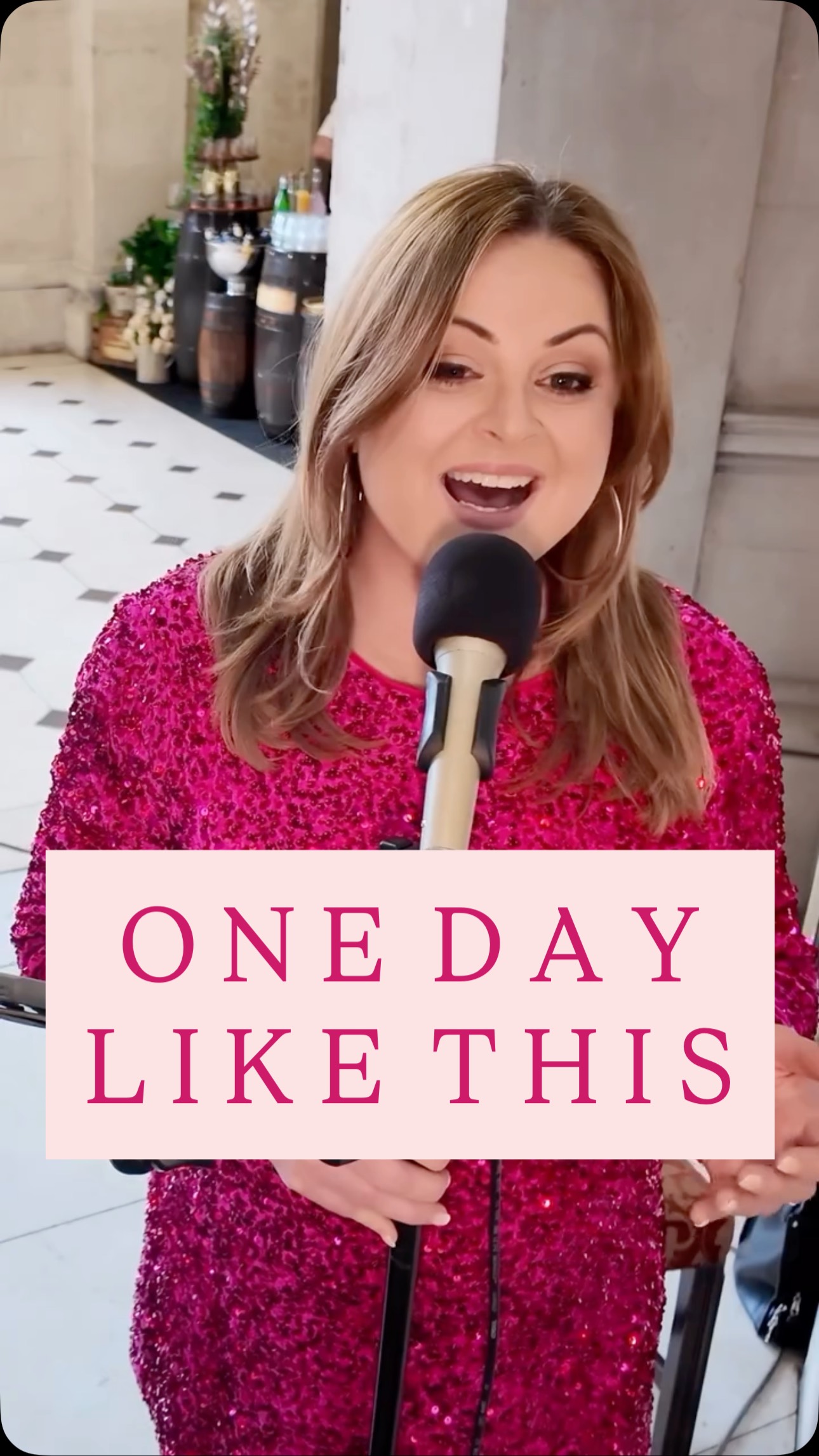 One Day Like This, by Elbow, live from Dublin City Hall
Piano @podgekeysandsax
#onedaylikethis #dublincityhall #irishwedding #irishweddingsinger #weddingsingerireland #weddingsinger #weddingmusic #irishweddings #irishweddingsuppliers #weddingmusicireland #weddingsong #dublinwedding