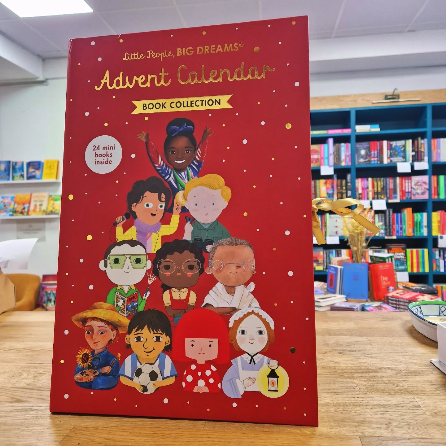 Is it the countdown to the countdown now?
An advent calendar of little books or a little book that is an advent calendar?
- Little People Big Dreams advent calendar with 24 mini books.
- The Gruffalo and Friends advent calendar book collection.
- The Christmas Contest advent book with a chapter to open each day.
#adventcalendar #adventbooks #christmasbooks #booksfortheweekend #booksforadvent #bookshopping #bookrecommendations #childrensbooks #bristolbookstagrammers #bristolbookshop