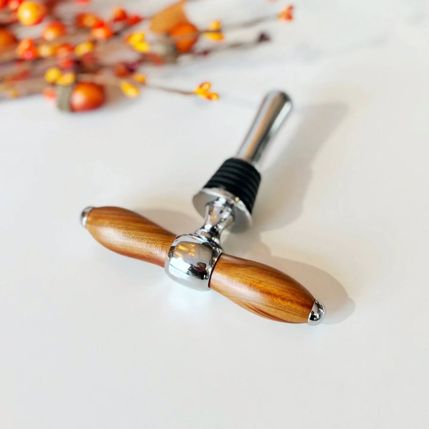 ✨ L’élégance du fait main ✨
Quand le bois rencontre le métal, chaque détail compte.
Ce tire-bouchon – bouchon signé L’Atelier du Mirabellier – allie finesse, authenticité et savoir-faire artisanal.
✨Marié à un bois au grain unique et travaillé avec soin, il apporte une touche chaleureuse et intemporelle à chaque ouverture de bouteille. 🍷
✨Un accessoire pensé pour durer, offrir, ou simplement sublimer vos moments de partage.
.
.
À découvrir en édition limitée dans notre boutique Métiers d'Art @leclosgallice Epernay
.
.
.
.
.
#leclosgallice #epernay #artisanatfrancais #faitmain #bois #winelovers #winelovers🍷 #artisancréateur #cadeauoriginal #savoirfaire