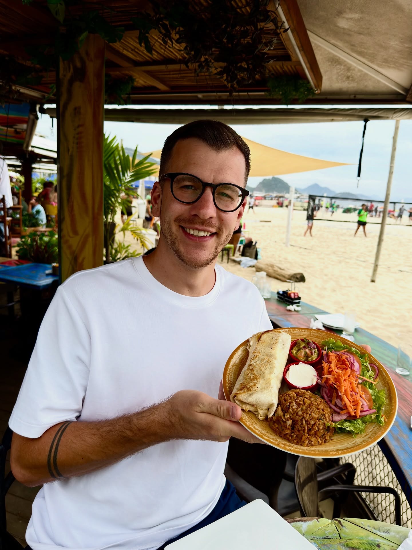 El Nativo beach bar - Rio de Janeiro, Brazil 🇧🇷
Another plated burrito, but this one at least came completely wrapped!
Rice and usual ingredients came externally plated, but all in all, not a bad burrito.
🌯🌯🌯
.
#sturrito #burrito #burritos #burritoaddict #burritohunter