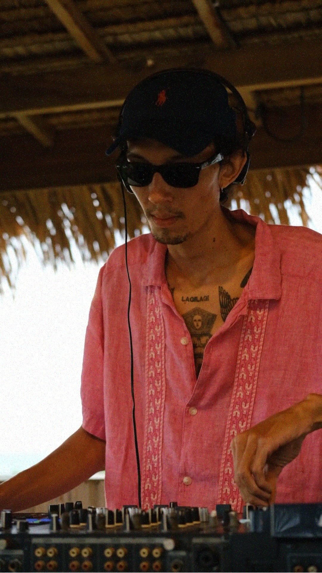 We’re curating the tempo.
A seamless blend of soft beats and the gentle rhythm of the tide.