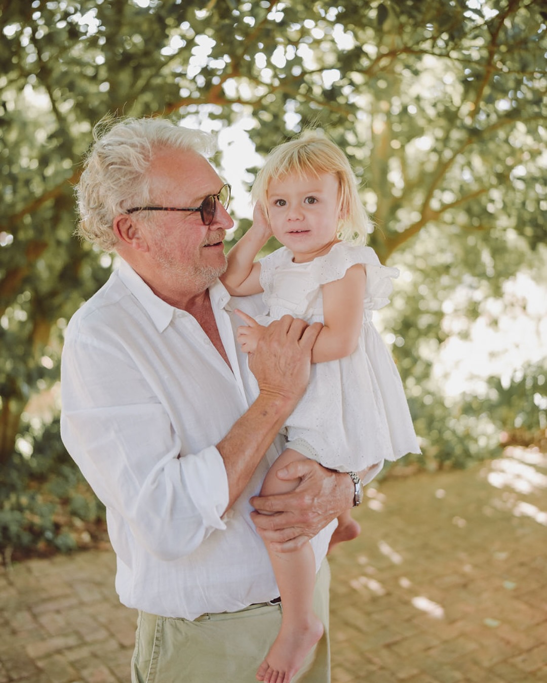 Oupa Zakkie is a complete VIBE 👴🥂✨
@zakkiebester is the essence of BESTER Family Wines, and family lies at the essence of Zakkie.
There is nothing this man loves more than gathering his nearest and dearest around his table to eat, clink, and be merry. Every glass of BESTER wine is imbued with this love of togetherness and ‘samesyn’.
Stock up for the festive season, and get a taste of what the BESTER bende will have in their glasses over the holidays.
zakkie@besterwines.com | 082 805 5586