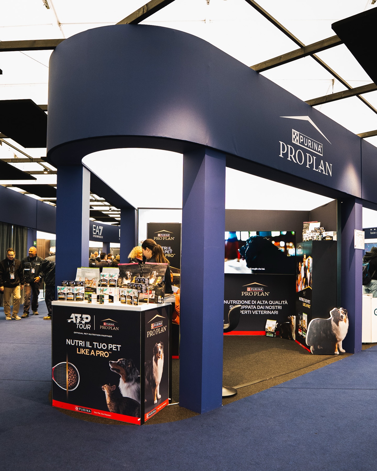 Live from Turin 🎾🐾
We’re midway through the @nittoatpfinals, the final stop of the @atptour, and our UK team is on-site with Purina @proplan_eu for the last leg of the activation!
There’s still plenty of action to come before the finals, so if you’re in Turin, come say hi, take part in our Signature Challenge, and don’t forget to spot our furry friends at the stand 👀
#NittoATPFinals #FanExperience #BrandActivation #Purina #Nestle #InteriorFitOut #Build #Production