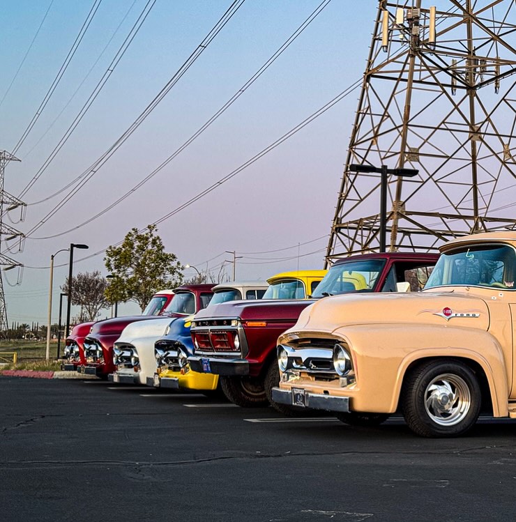 That line up is electric!
#seewhatididthere #dadjokes
#f100 #f100syndicate #f100mob #f100custom #fordf100 #fomoco
48-50: #bonusbuilt #bonusbuiltford
51-52: #f100sharknose
53-56 #fatfender #fatfenderford
57-60 #f100fridge
61-66 #slicksixties #f100slick
62-66 #wrongbed
67-72 #Bumpside #bumpsidenation #bumpsideford
73-79 #dentside #dentsideford #dentside7379 #dentsidenation
80-83 #bullnose #bullnoseford
@pickupslimitedpv @pickipslimited @pul.oc @pickupslimitedsd
@hotf100