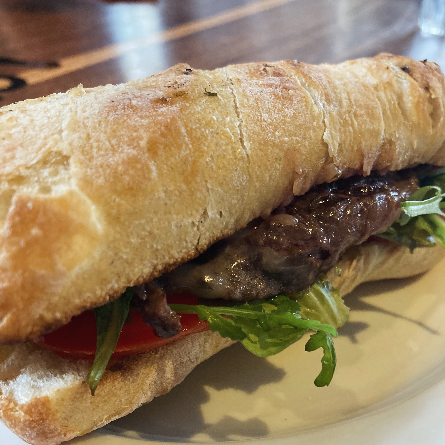 Unser Lomito completo ist das beliebteste Sandwich in unserem Angebot und passt perfekt zu deiner Mittagspause! Gemütlich bei uns essen oder über @justeatch zu dir ins Büro bringen lassen! Auch immer als Catering für deine ganze Abteilung möglich… schreibt uns oder kommt vorbei!
.
.
.
#holzkohlegrill #basel #parrilla #argentina #lomito #completo #chimichurri #casero #restaurant #suiza #baselswitzerland #basellove #foodlover #gastrobasel #gastronomia