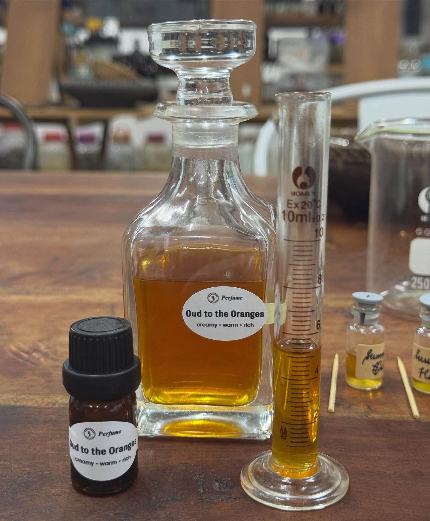 Oud to the Oranges
A charming take on the creamy Burma Oud and Spanish Saffron, spiked warmly by Sweet Orange and Turmeric, warmed and sweetened by Honey Suckle , Wool, and the Absolute of Fir. It reminds of walks , and special moments spent with your sweet grandfather wise, strong, gentle and loving.
10 pcs 5 ml amber bottles
Note: Natural Perfumes are made with the precious aromatic materials extracted from nature. Behind every extraction is a love story between kilos of plant material , its farmer, harvester, and distiller.