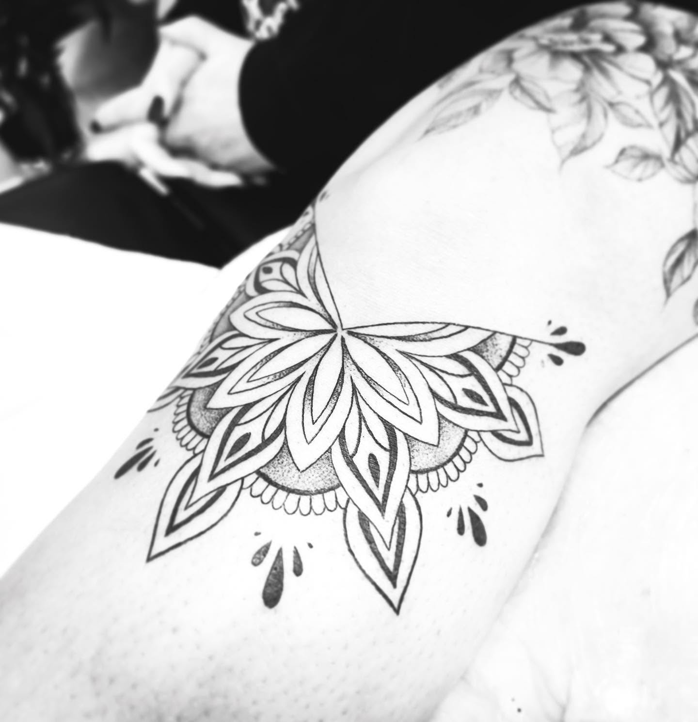 Delicate mandala 🖤
.
.
.
.
.
.
.
#mandala #mandalatattoo #kneetattoo #linework #dotwork #mandalas #legtattoo
#tattoo #tattoos #stowmarket #ink #inked #getinked #girlswhotattoo #tattooist #art #femaletattooist #gettattooed #prettyinink #Suffolk #girlswithtattoos #tatts #lgbtsafespace #dowhatyoulove #follow #femalerun #safespace #tattoosarecoolandyouknowit