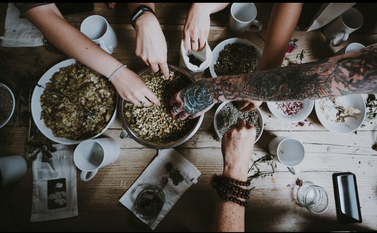 Out of Office (apothecary styles) 🌿❤️
A little heads up as I’m away this Friday + Saturday at the National Institute of Medical Herbalists Annual Conference — 161 years strong!
Time to nerd out on plant power, new research, and a little herbal magic. See you soon, freshly infused with wisdom (and probably tea) 🫖