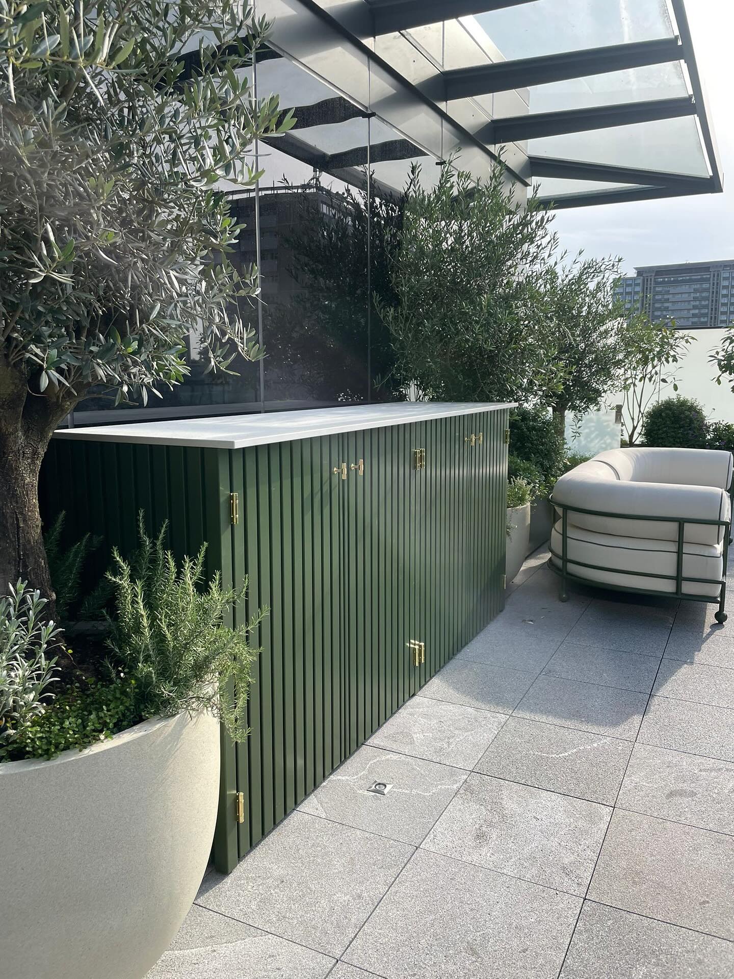 FOR SALE ā Ex Demo Outdoor Kitchen
Elevate your outdoor living with this exceptional 4-door outdoor kitchen, featuring generous integrated storage and a sleek Dekton worktop in Polar.
Finished in a sophisticated deep green with solid brass hardware, this piece combines timeless design with exceptional craftsmanship. The colour can be tailored to your preferred palette.
š¤ Ex demo ā immaculate condition
A rare opportunity to own a piece that blends luxury, durability, and design excellence.
š© Enquire via private message for further details and pricing.
#LuxuryOutdoorLiving #OutdoorKitchenDesign #Dekton #BespokeDesign #ModernLuxury #OutdoorEntertaining #GardenDesign #LuxuryInteriors #DesignInspiration #ArchitecturalDesign #TimelessDesign #OutdoorSpaces #LuxuryLifestyle #ForSale