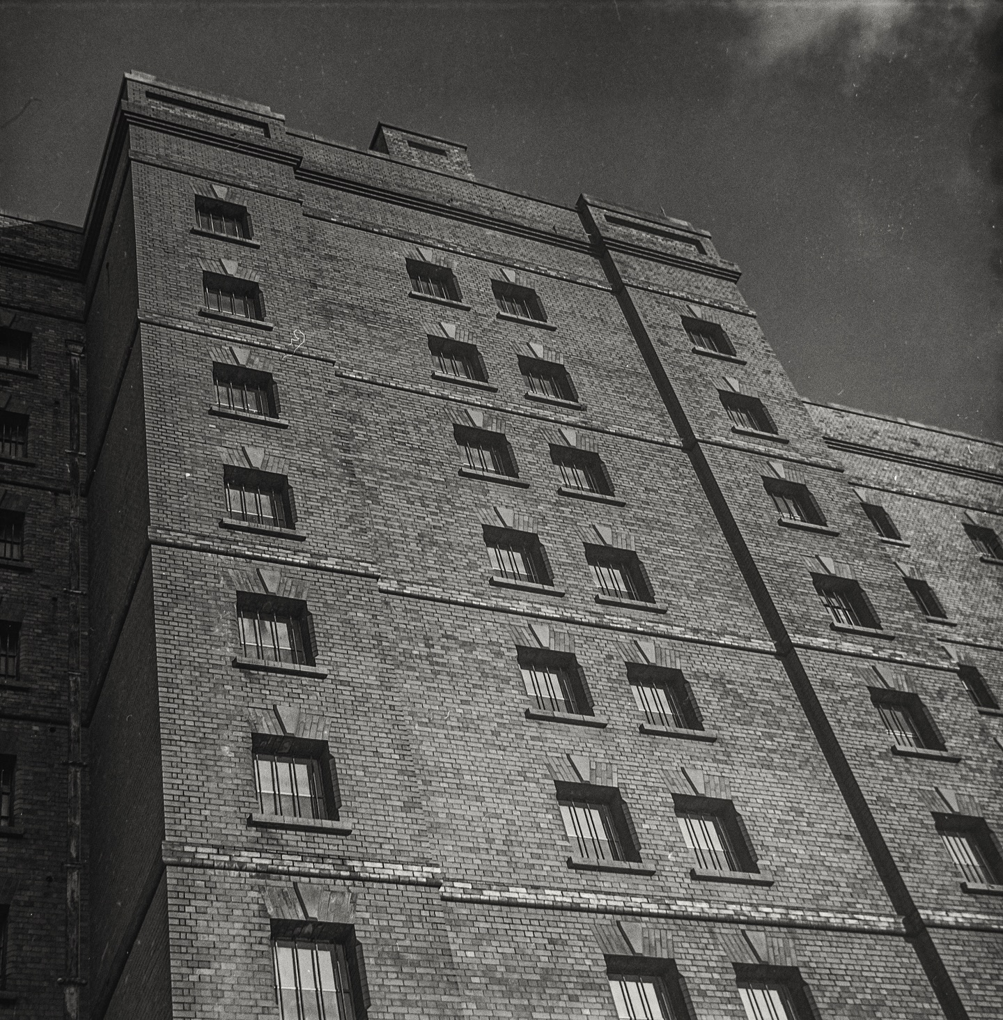Testing out my £10 purchase at #fromewessexcamerafair #Agfa #isolette #6x6film at the #cumberlandbasin and one of the Birnbeck pier. Seems to be all working fine now the focussing ring has been un-gummed thanks @petesotherworldtoday for unscrewing it for me!
