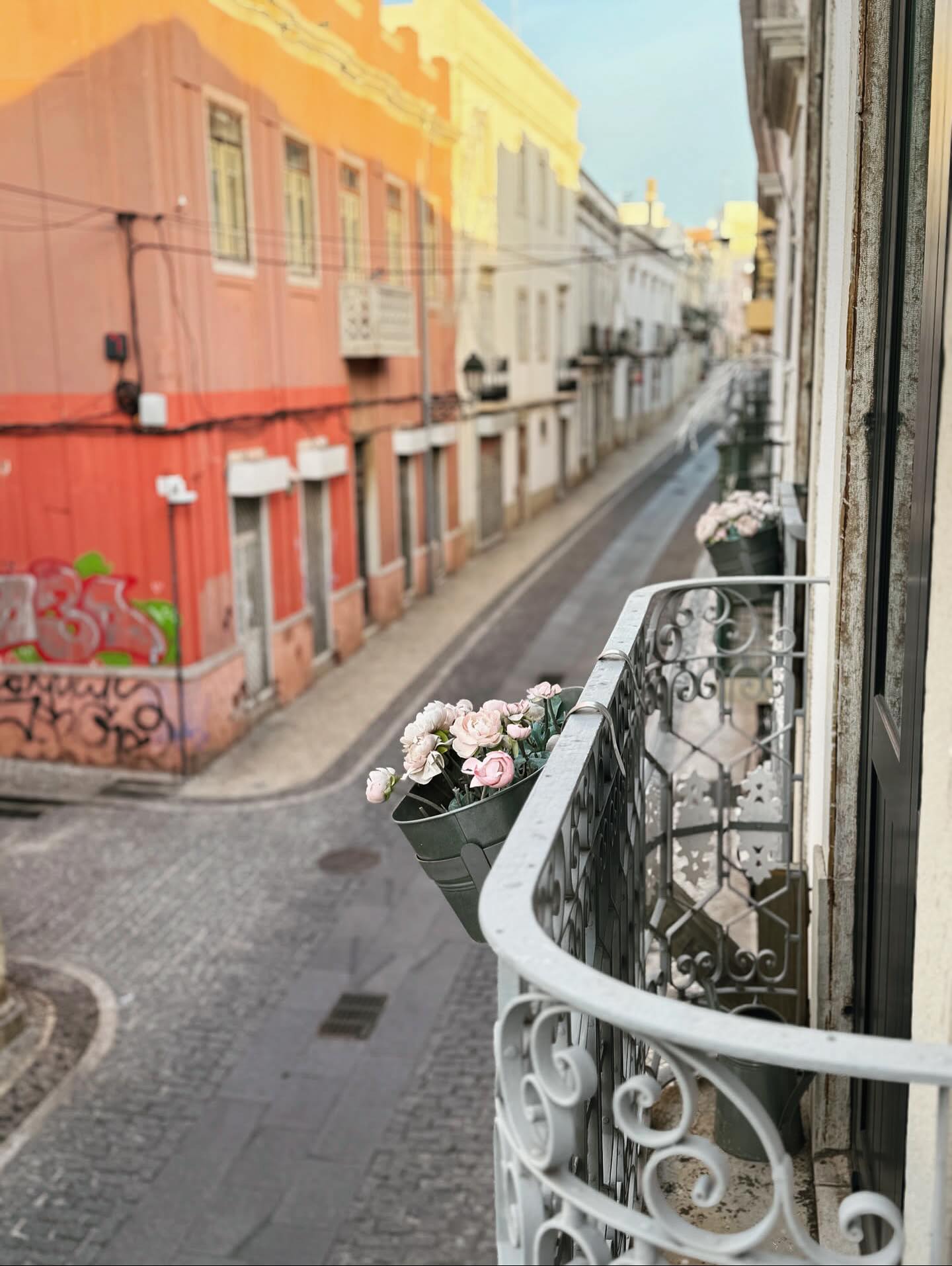 The sweetest few days in Faro,
decompressing with my Love 💜
.
#faro #portugal