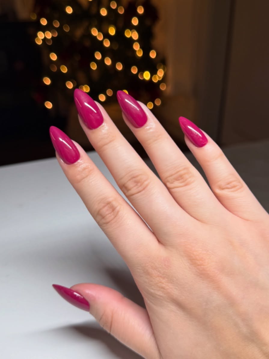 Perfect color for the season! Message me to order your set🤍