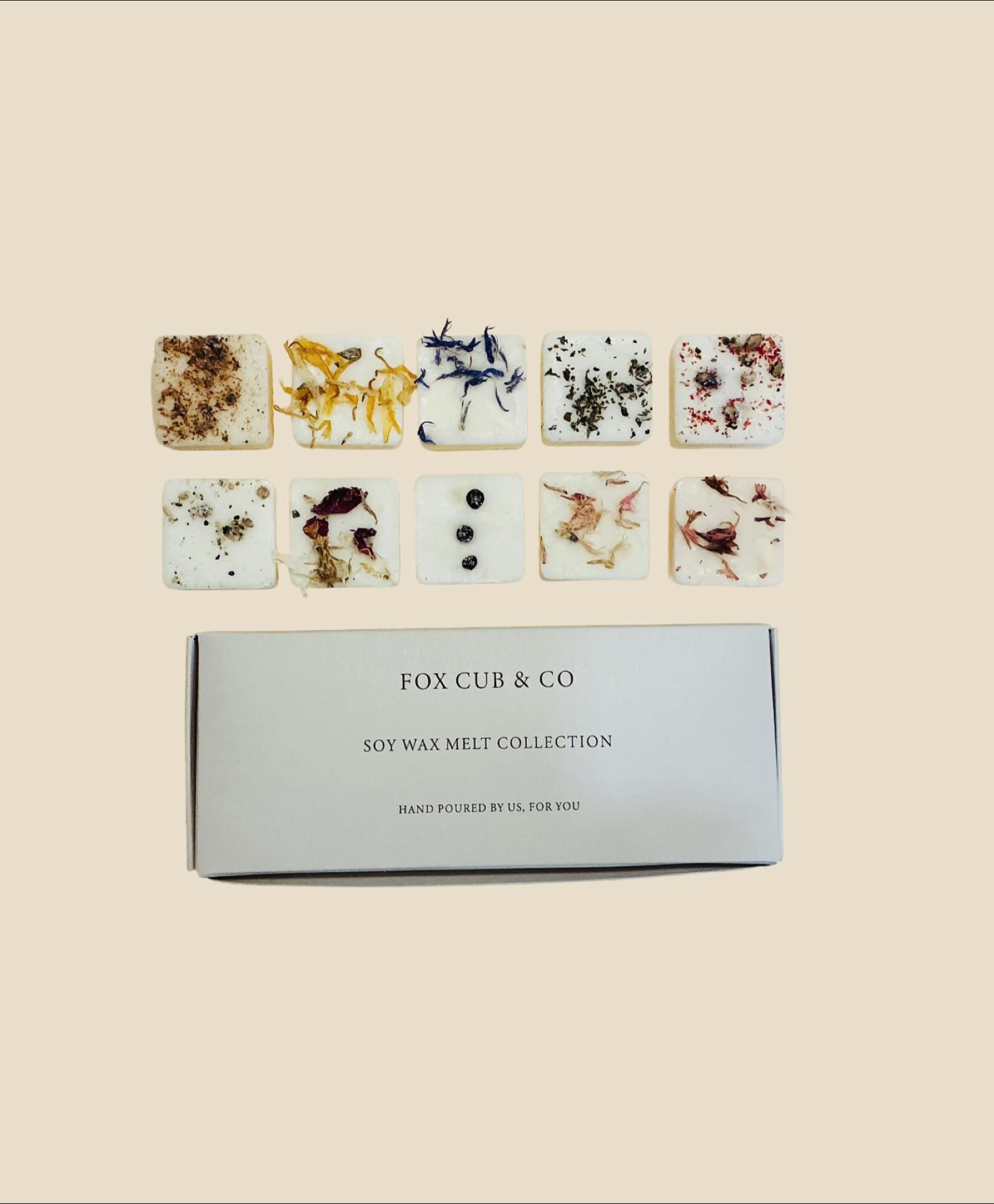 Fox cub and co soy wax melts… 10 per box 💕#soywaxmelts #gifts #smellsdelicious #homedecor #perfectgift #christmas #christmasgiftideas #homeinteriors #peacockandlily #supportlocal #localbusiness #marlborough #wiltshire #wiltshirebusiness #localboutique #shopping #smallshop #dogfriendly #dogsarewelcome