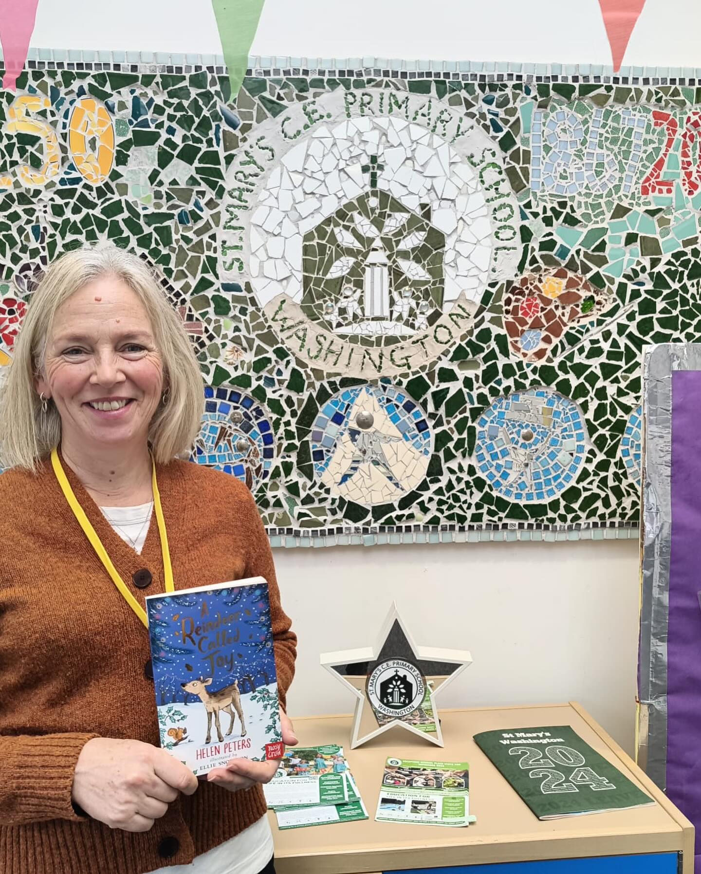 I had a wonderful two days this week visiting four Sussex primary schools with the brilliant @steyning_bookshop to talk about A REINDEER CALLED JOY by @snowdon_illo and me. It was so much fun getting the children to guess the right answers in my Incredible Reindeer Facts quiz, as well as sharing stories of growing up on a Sussex farm and all the wonderful animals who have inspired my books. And I always enjoy showing the children the messy process of how I write my books, from the first scribbled mind maps in my notebook right through to the final book with its lovely shiny cover. Thanks so much to @nosycrow and @steyning_bookshop for organising the tour.