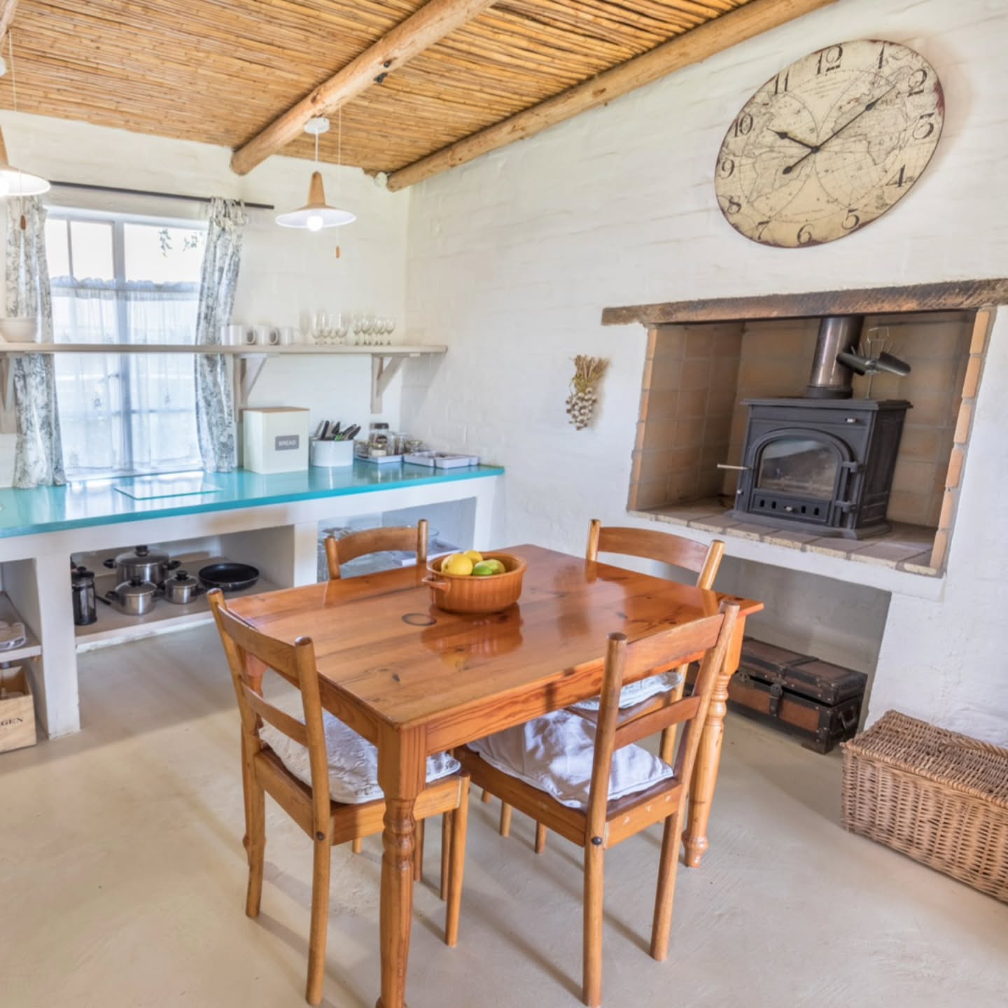 The Farm Cottage Kitchen at Klein Nektar — simple, charming, and fully equipped for slow living. Cook with fresh local produce, enjoy meals by the fire, and savour the quiet rhythms of farm life. 🌿✨
Your Klein Karoo escape awaits.
#KleinNektar #FarmCottage #KleinKarooStay #FarmGetaway #OffGridRetreat #CountryEscape #selfcateringaccommodation
@whatsonincapetown
@montagutourism