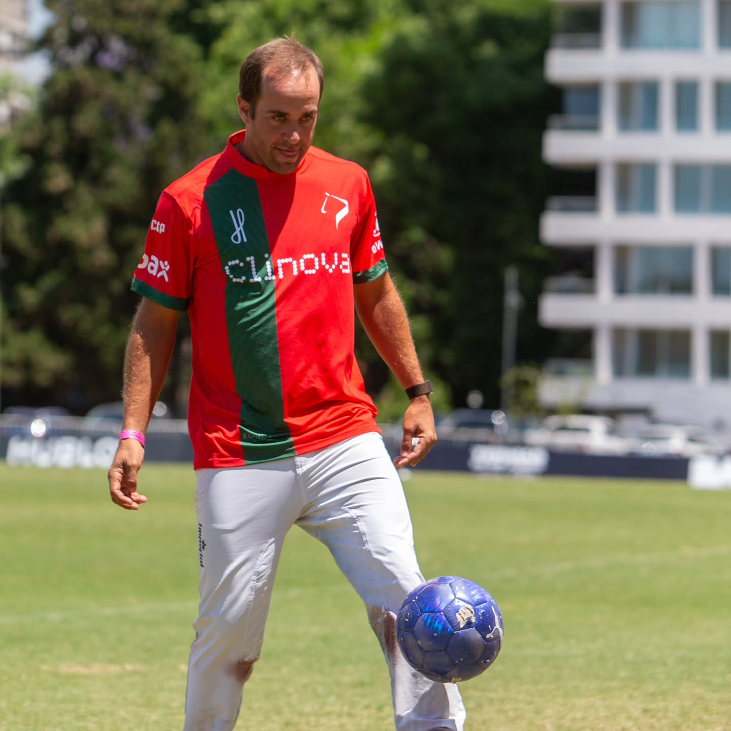 Así se va a preparar la @lairenitapolo @_lahache sin @pablomacdonough y con @vizcacha.macd para buscar la segunda victoria frente a la Ensenada.
#siemprepolo
#somospolo
#veniaverpolo
#vivielpolo
#sentielpolo
#revistapololive
#triplecorona2025
📸 @ramirezsportphotos