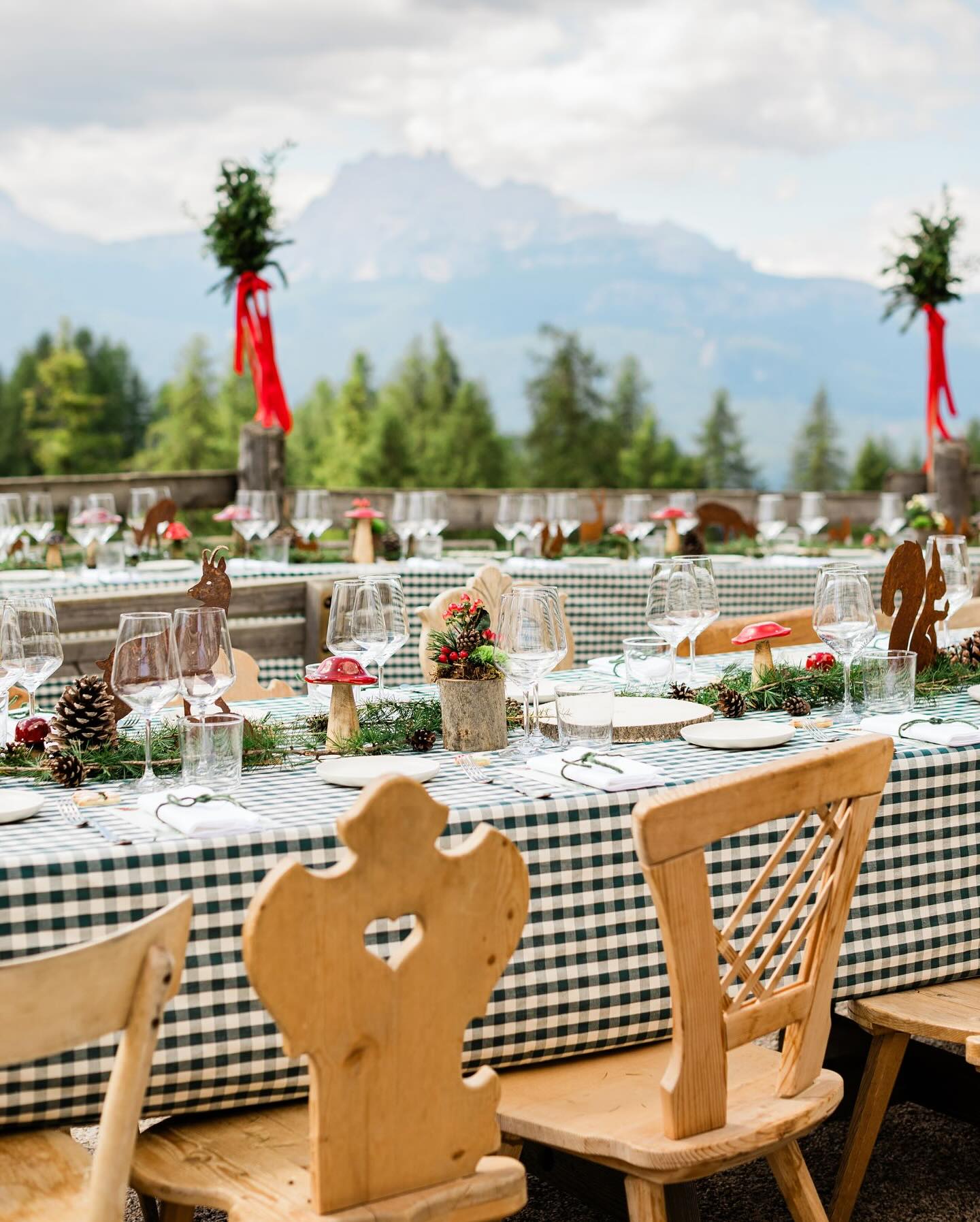 Private event 📸
Event design @cortina_redsquirrel
Allestimenti @ampezzanfiori
Venue/food/drinks @elbritedelarieto
#eventphotographers #fotografocortina #fotografodolomiti #dolomitesphotographer #elbritedelarieto #cortinadolomiti #cortinadampezzo