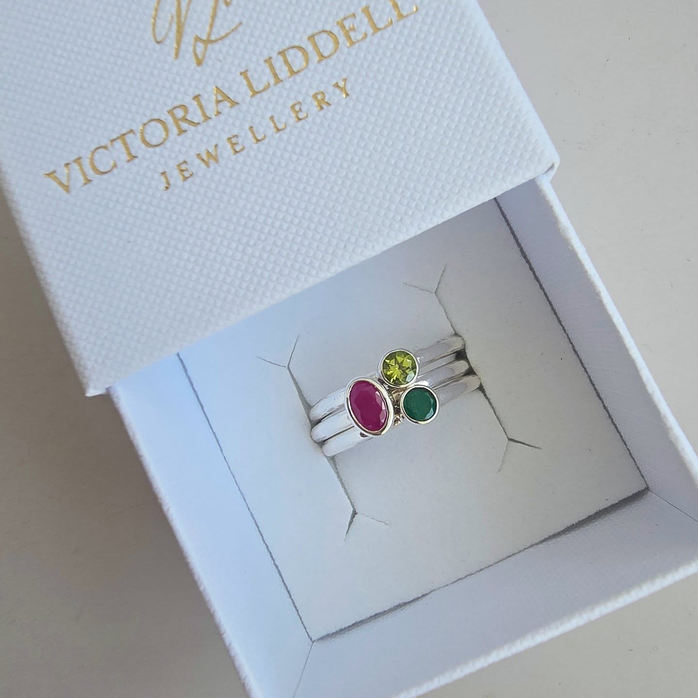 ✨ A recent set of family birthstone stacking rings.
This trio features Emerald, Peridot, and a beautiful oval Ruby — chosen to celebrate a 40th wedding anniversary. 💕
We decided to choose an oval Ruby so it stands out at the heart of the stack, symbolising love and the milestone it represents.
I love how mixing different gemstone shapes adds a unique touch and tells each family’s story in its own special way.