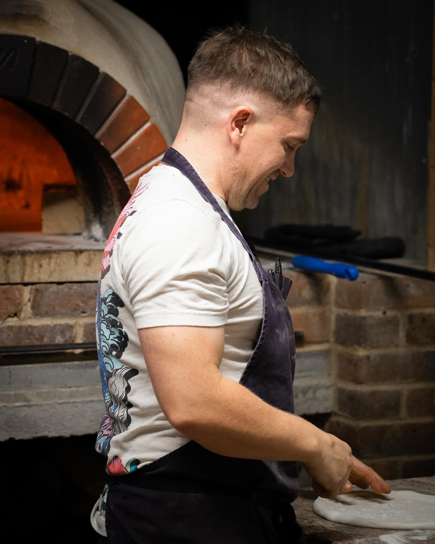 “Have one on us!”
Every Thursday with every pizza 🍕
Fat crusts, cold drinks 🤙🏻🍻