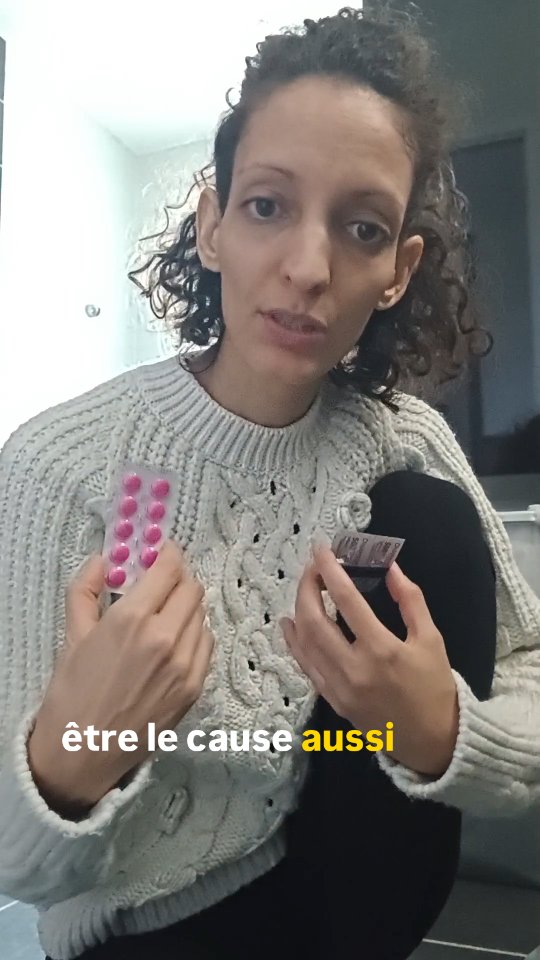 Et si les médicaments n'étaient pas vos amis.
Non les médicaments ne soignent pas ⚠️, ils camouflent, apaisent la douleur pendant un temps mais ils ne viendront JAMAIS régler la problématique de base.
Prendre un médicament 💊 ne devrait pas être un geste anodin.
Aujourd'hui il est devenu normal de prendre des anti douleurs, des anti inflammatoire, des IPP, des antidépresseurs... mais tout cela génère dans votre corps des effets iatrogène, c'est à dire des effets secondaires.
➡️Je ne parle pas ici des effets secondaires inscrits sur les notices mais des effets invisibles comme des dérèglements hormonaux, une surcharge du foie, un dérèglement de votre microbiote, de votre système nerveux...
Je ne suis pas contre les médicaments, dans certains cas ils peuvent être nécessaire mais sur une courte période ou en raison d'une problématique particulière.
Il existe tellement de solution naturelle pour soulager vos maux. 🌸
Pensez y la prochaine fois que vous voudrez prendre un petit cachet, essayez de comprendre quel message votre corps vous envoie et comment vous pourriez soulager cet inconfort.
Prendre un cachet ne réglera pas la cause du problème, vous viendrez mettre un pansement qui a un moment tombera et la problématique reviendra.
Écoutez votre corps, il chochotte mais un jour il devrz crier plus fort car vous ne m'avez pas entendu 🙉
➡️ Dites moi en commentaire si vous prenez des médicaments et pour quel raison ? Aucun jugement je vous donnerai mes solutions naturelles et conseils 😉
#naturopathie #artdevivre #techniquesnaturo #mieuxetre #santenaturelle #changezvoshabitudes #soindesoi #naturopathieauquotidien #respiration #nutrition #alimentationsaineetequilibré #alimentationsante #conseilssante #consultationnaturopathie #maevathoumyrenaturopathie #naturo #naturopathedeuxsevres #vasles #parthenay #deuxsevres #sesoignernaturellement #dérèglementhormonal