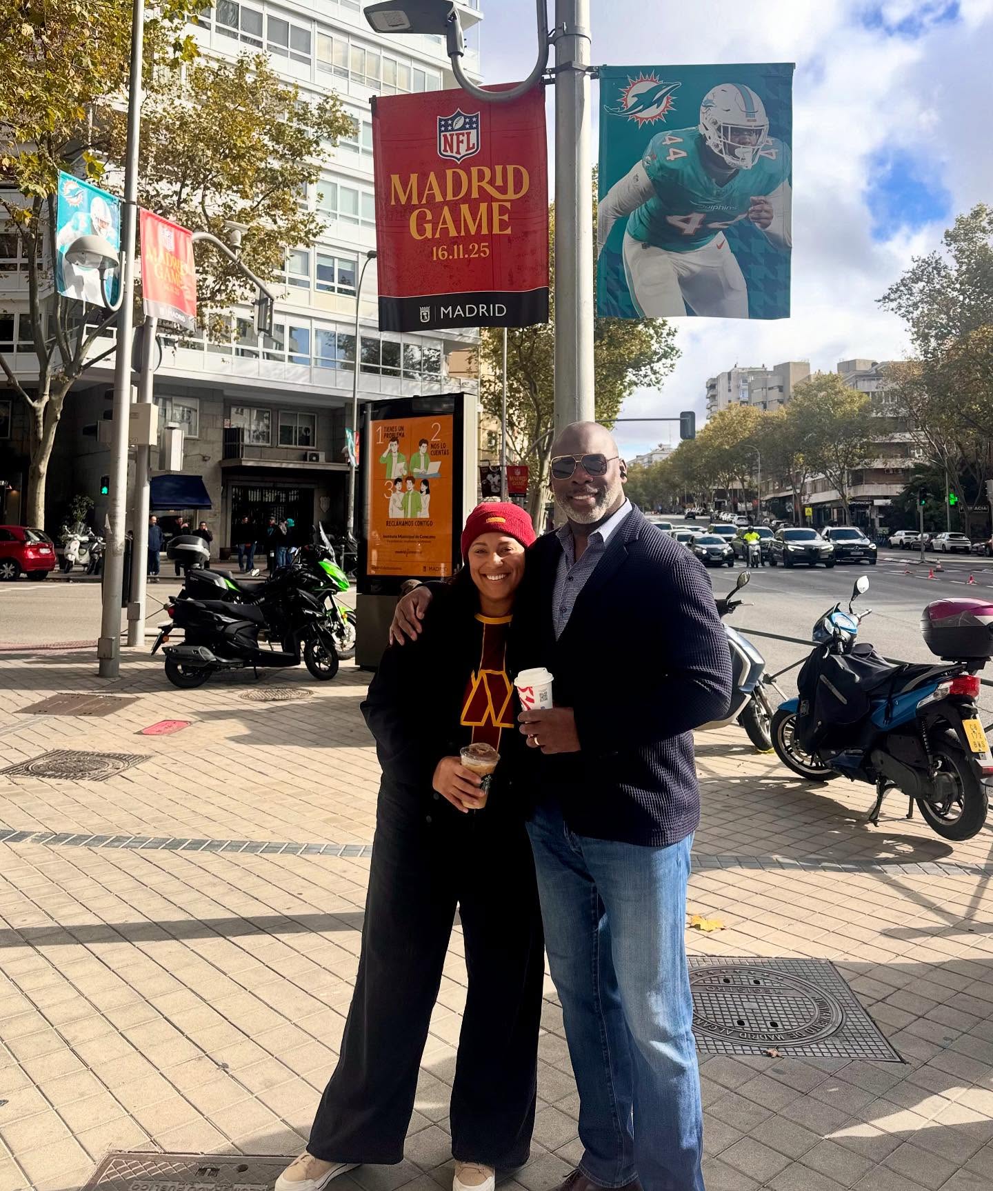 Happy Gameday from the Lynn crew in Madrid! Go @commanders 🏈💛