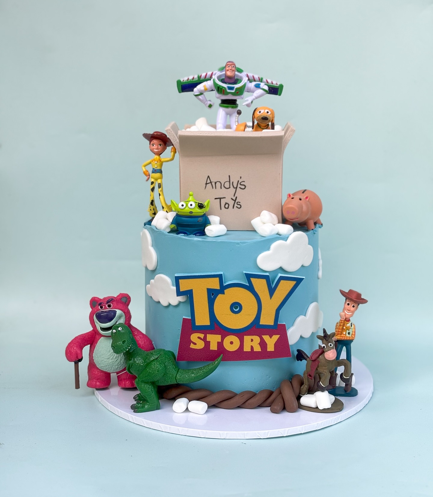Entering Kids Cakes Era of posts 🥹
Toy Story inspired third birthday from back when my little one was in my belly.
Figurines from @bakebossaustralia
#toystorycake #firstbirthdaycake #toystoryparty #goldcoastcakes #kidscakesideas