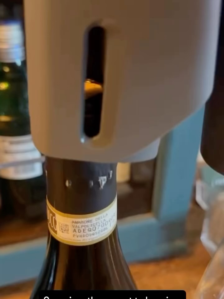 Did you know that Márcio works with the Coravin wine preservation system?
Here, every glass is poured to perfection — always fresh, always full of flavour, just as if the bottle had just been opened.
Discover the taste of Italy, one glass at a time. 🍷 #CoravinExperience #WineByTheGlass #BedfordWine #BedfordEats #TasteOfItaly #MarciosDelicacies #FreshWineMoments #WineLoversUK
