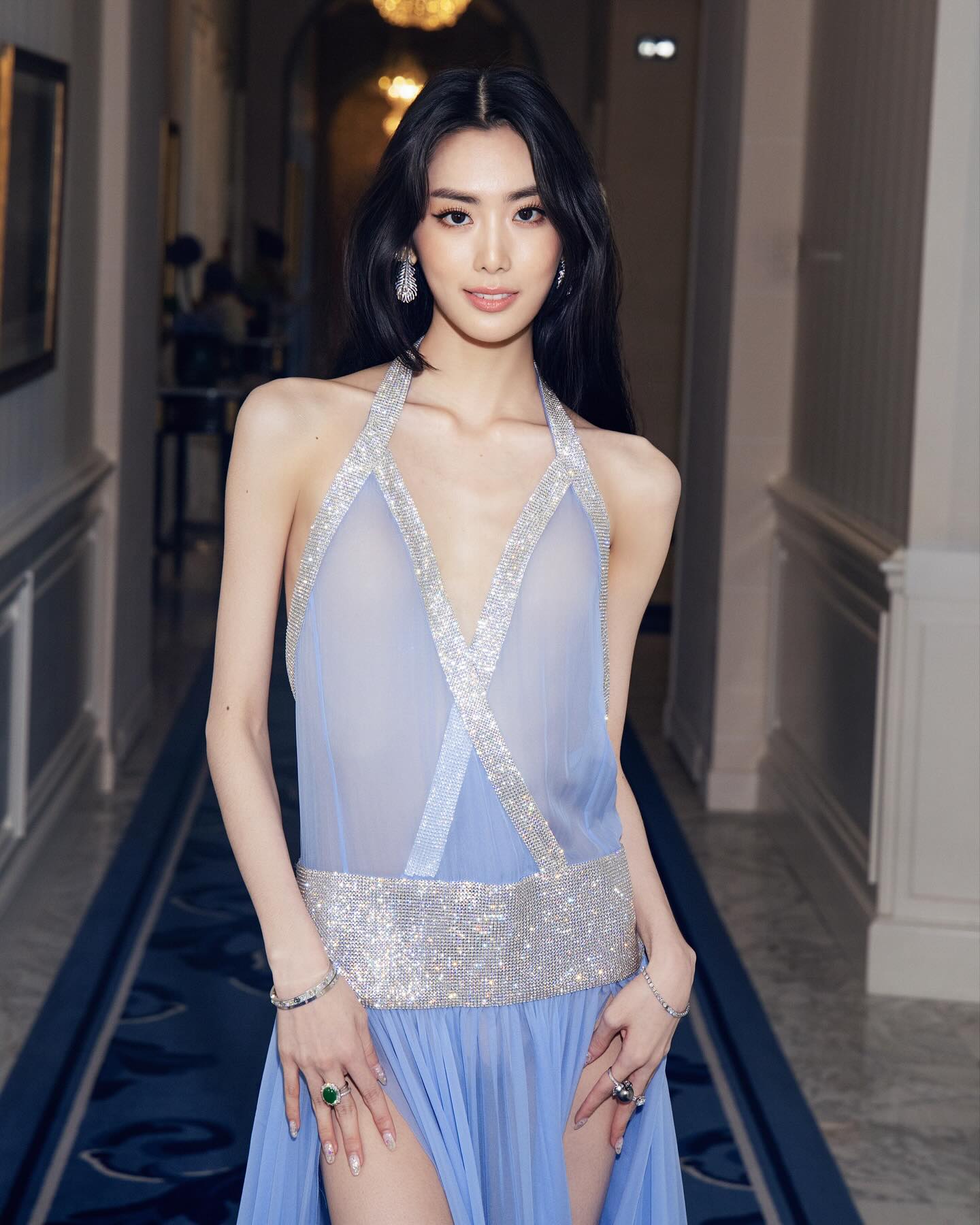 A beautiful moment with Aren @arenyoo at @amfar this past May in the French Riviera, @hotelducapedenroc
Photography by @ig.arthur
Hair & Makeup by @jiyoungyangbeauty
Dress @dolcegabbana
#arenyoo #cannes2025 #amfar
#jiyoungyangbeauty #redcarpetmakeup #softglamlook