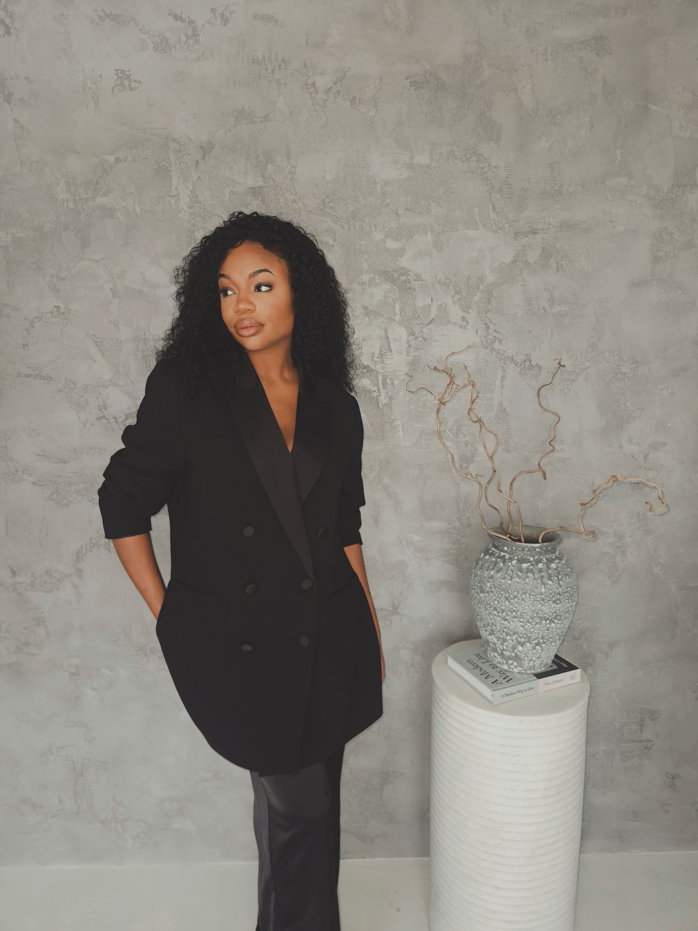 Hey there 👋🏾 I’m Tamara, the face (and hands!) behind Platters & Boards Ltd🧀 🤎
From baby bottles to brie boards, it’s been quite the journey for this mama, and it hasn’t stopped for a second!
What began as a creative outlet during nap times has grown into something so special, a way to share love, connection, and beautiful food.
With Christmas just around the corner, I’m busy crafting beautiful spreads filled with all the festive flavours we love most. Stay tuned for some seriously creative & delicious holiday inspiration 🎄🎁
Love,
Tam ✨