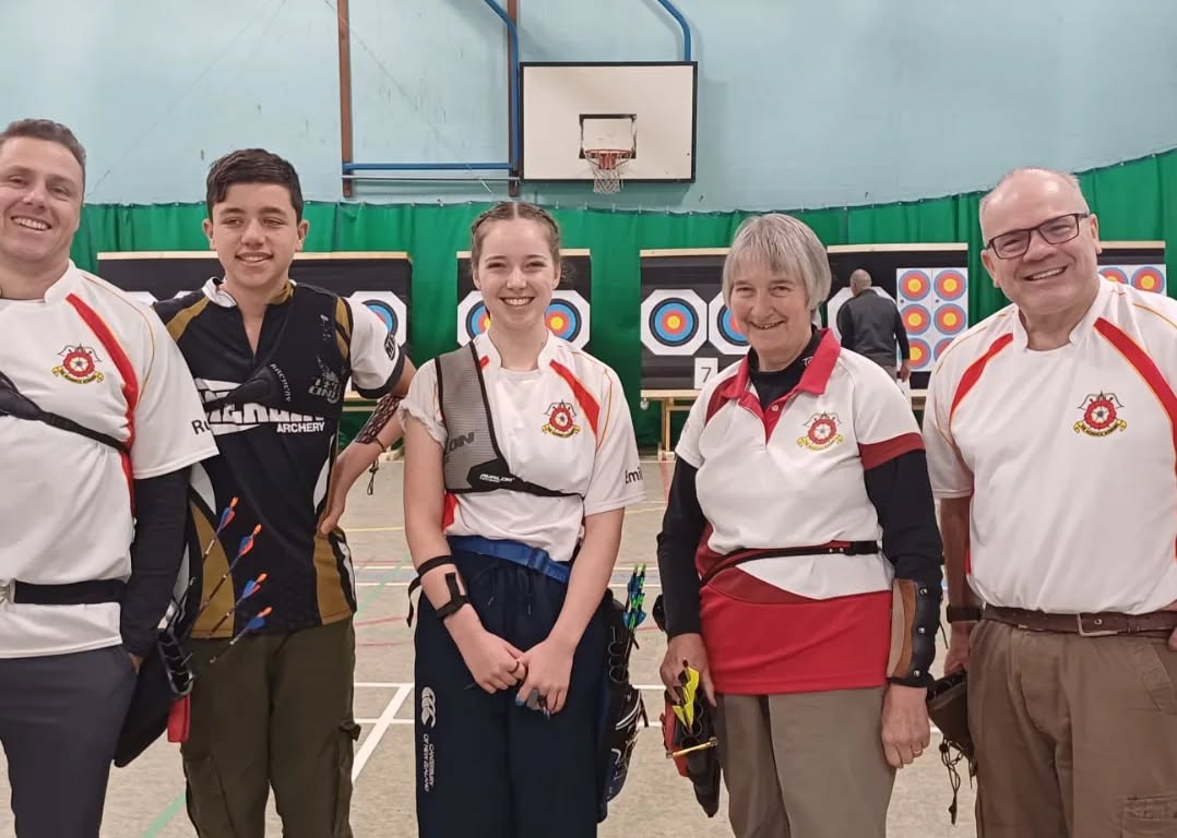 This weekend 6 of our archers competed in the Berkshire county Portsmouth. It was great to see so many smiles from all our archers, coming home with PB's, Master Bowmen scores, and medals.
Looking forward to seeing some of them competing at the SCAS indoor championships next weekend
#archerylife #archerycompetition #juniorarcher #archery