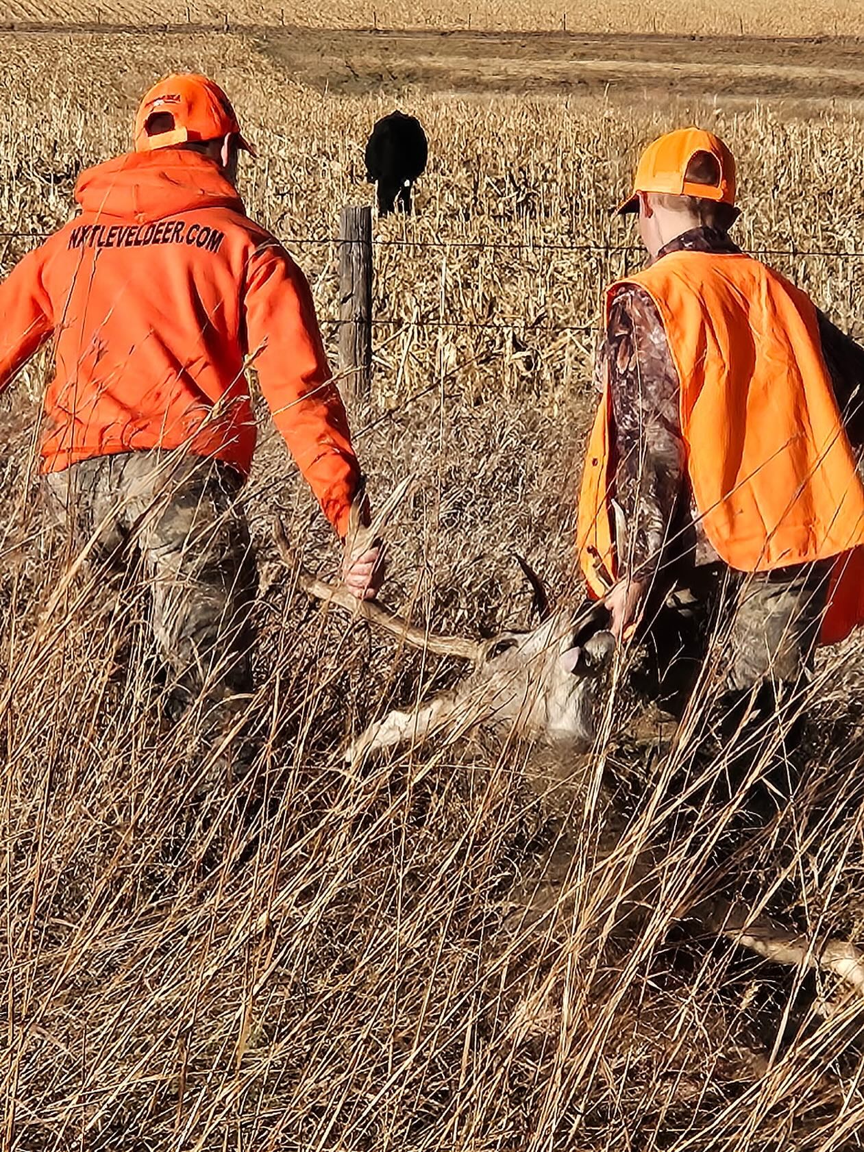 Nothing better than a good old deer drag out!! Let’s see your harvest photo’s and deer drags!! #nxtleveldeersupplements #deerdrag #goodtimes #hunting #harvestphotos #letsgo