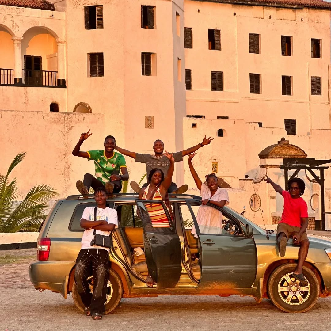 🇬🇭X🇧🇯: Exploring Ghana with amazing guides from Bénin. My brother @juvenal_le_guide drove all the way from Bénin with @benin_tourisme_vibrant and the team to experience the lovely tourist sites in Ghana.
#ghana #Tourism #africatourism #tourist #TourGhana