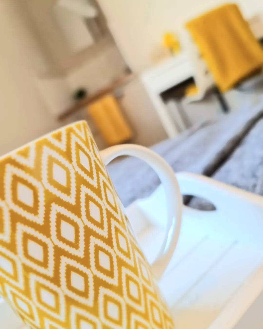 Mondays & coffee go hand in hand 😂☕